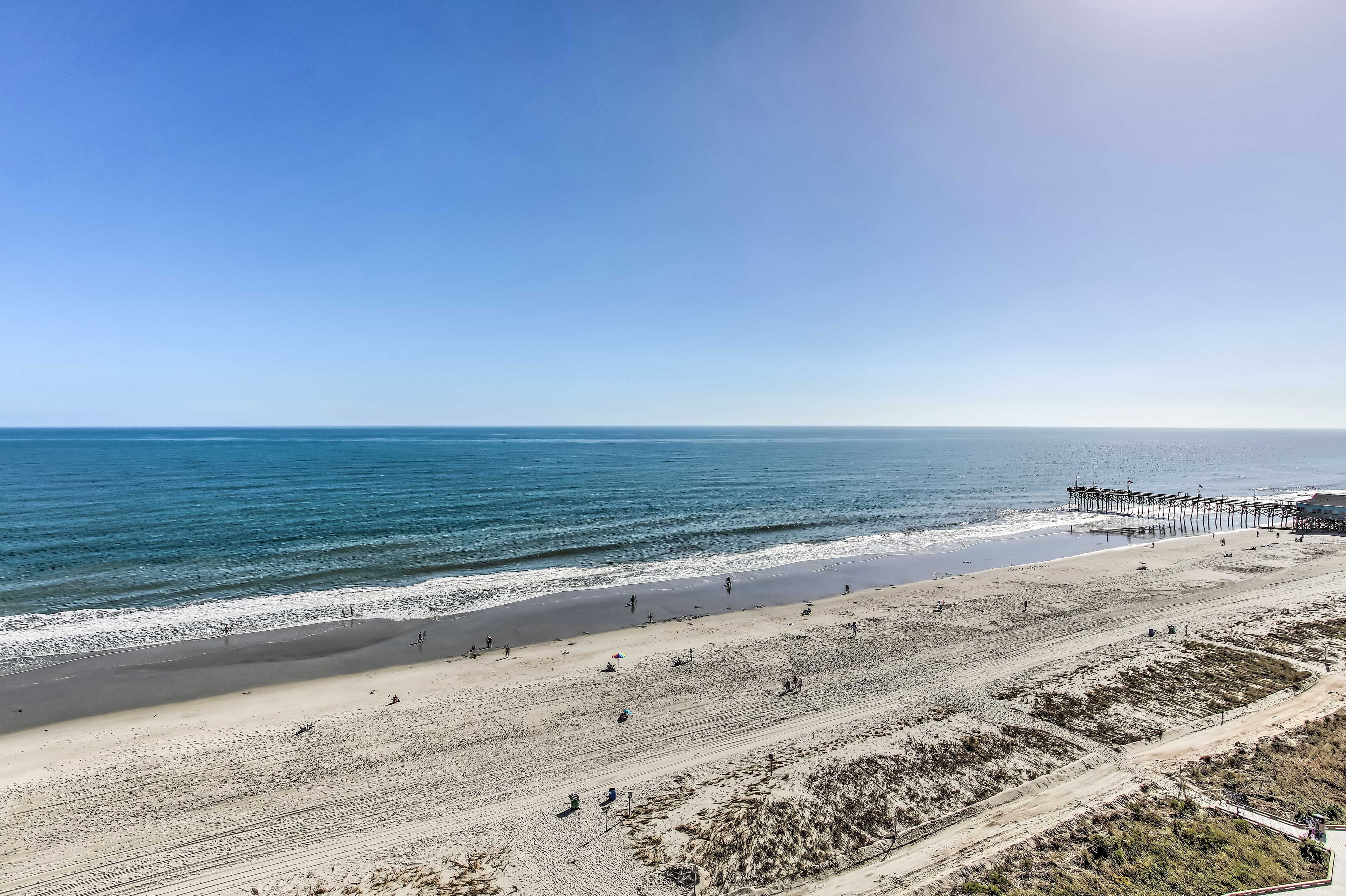 Myrtle Beach Retreat: Steps to Ocean & Pier!