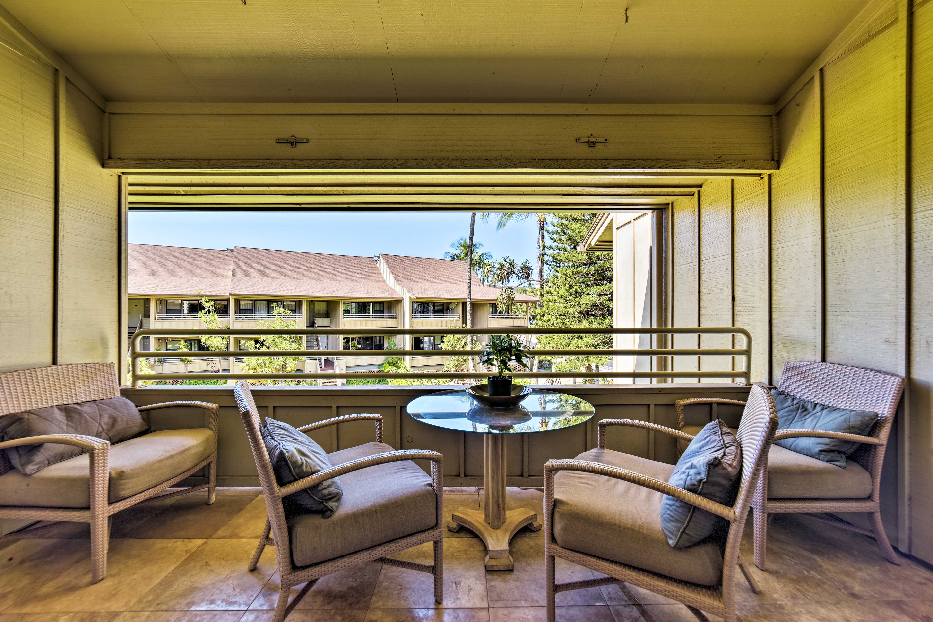 Property Image 2 - Stunning South Maui Condo w/ Lanai by Beach!