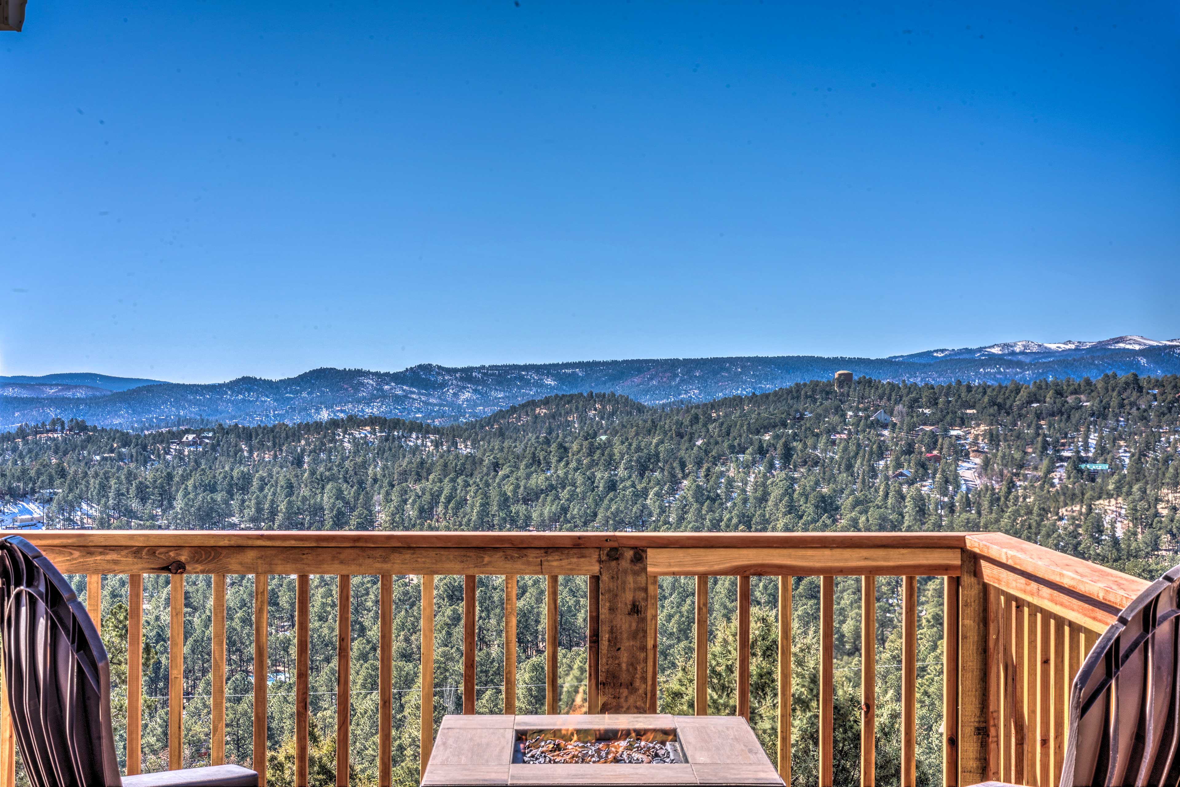 Property Image 1 - ‘Mountain’s Majesty’ Cabin w/ Hot Tub & Mtn Views!