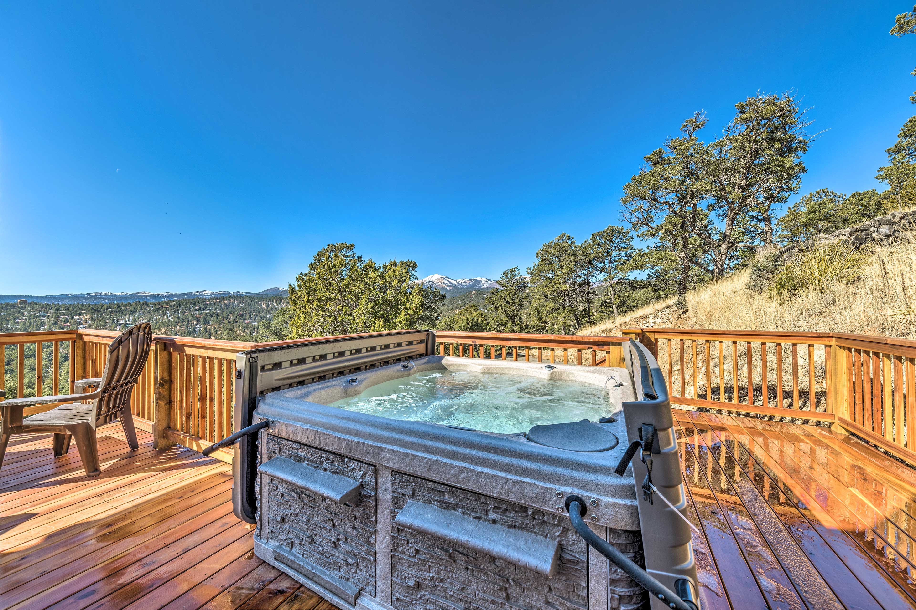 Property Image 2 - ‘Mountain’s Majesty’ Cabin w/ Hot Tub & Mtn Views!