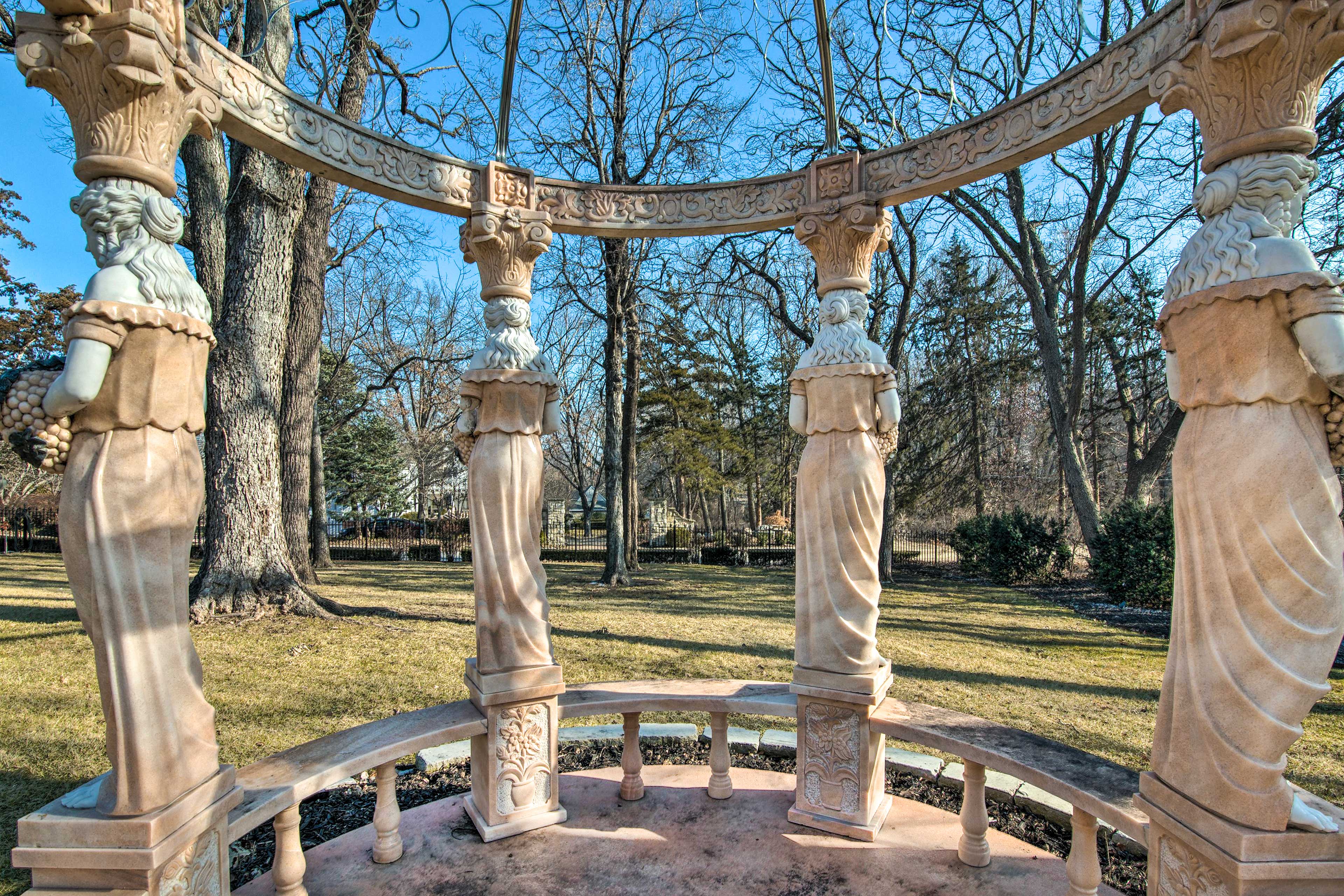 Historic Guest House on Castle Kimble Estate!