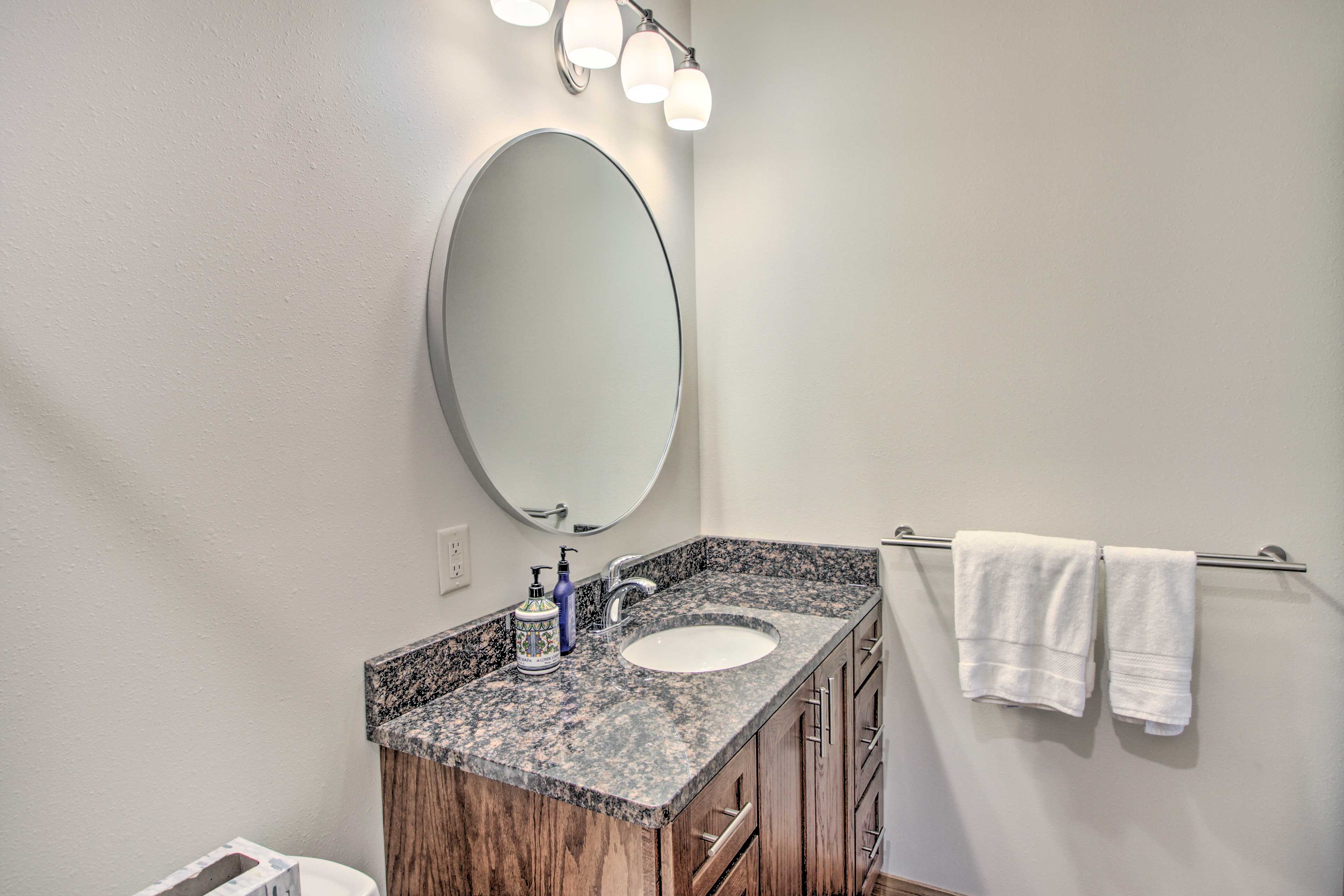 Lake Home Near Alexandria: Kayaks Provided!