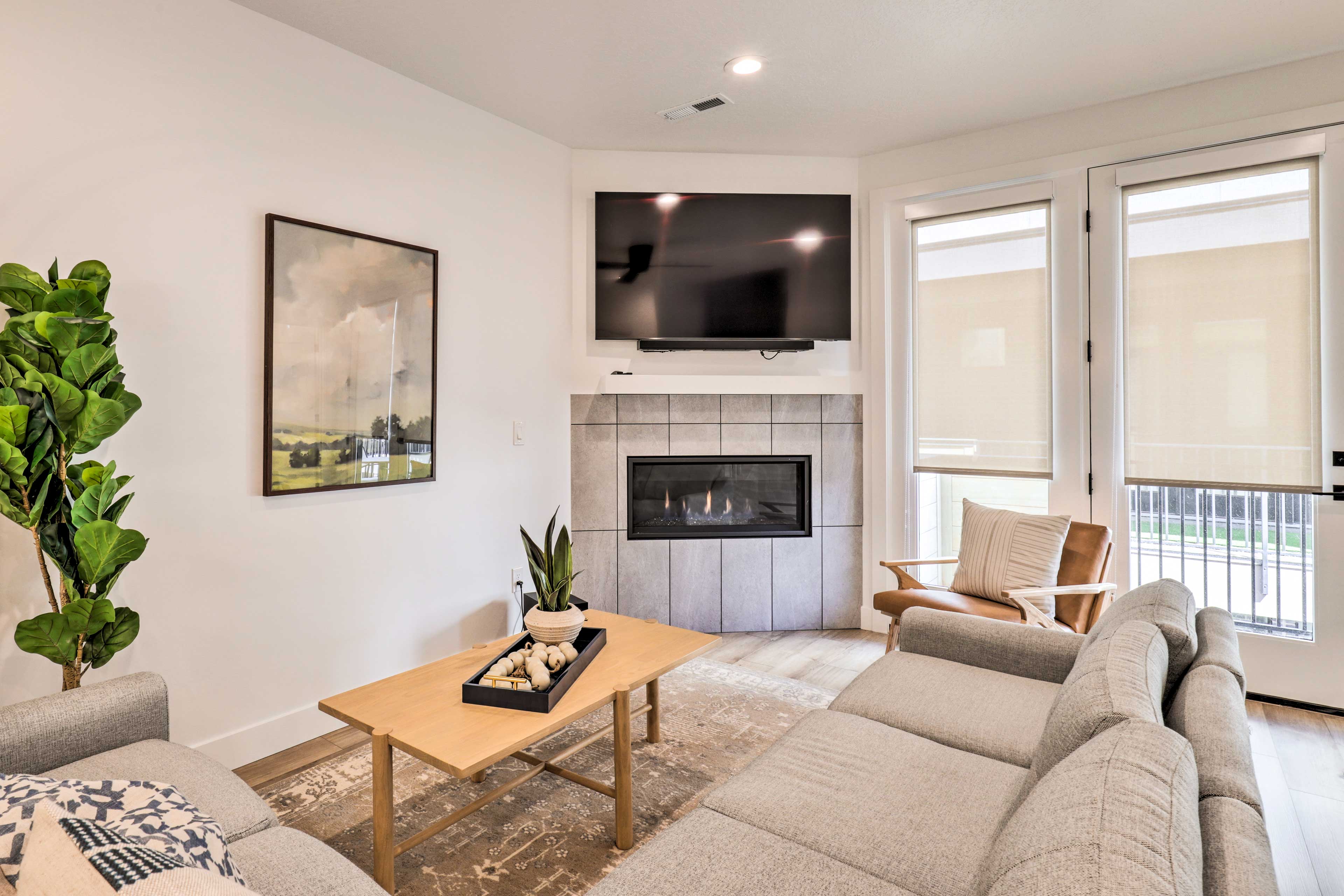 Modern-Chic Provo Townhome 1 Mi to BYU Campus