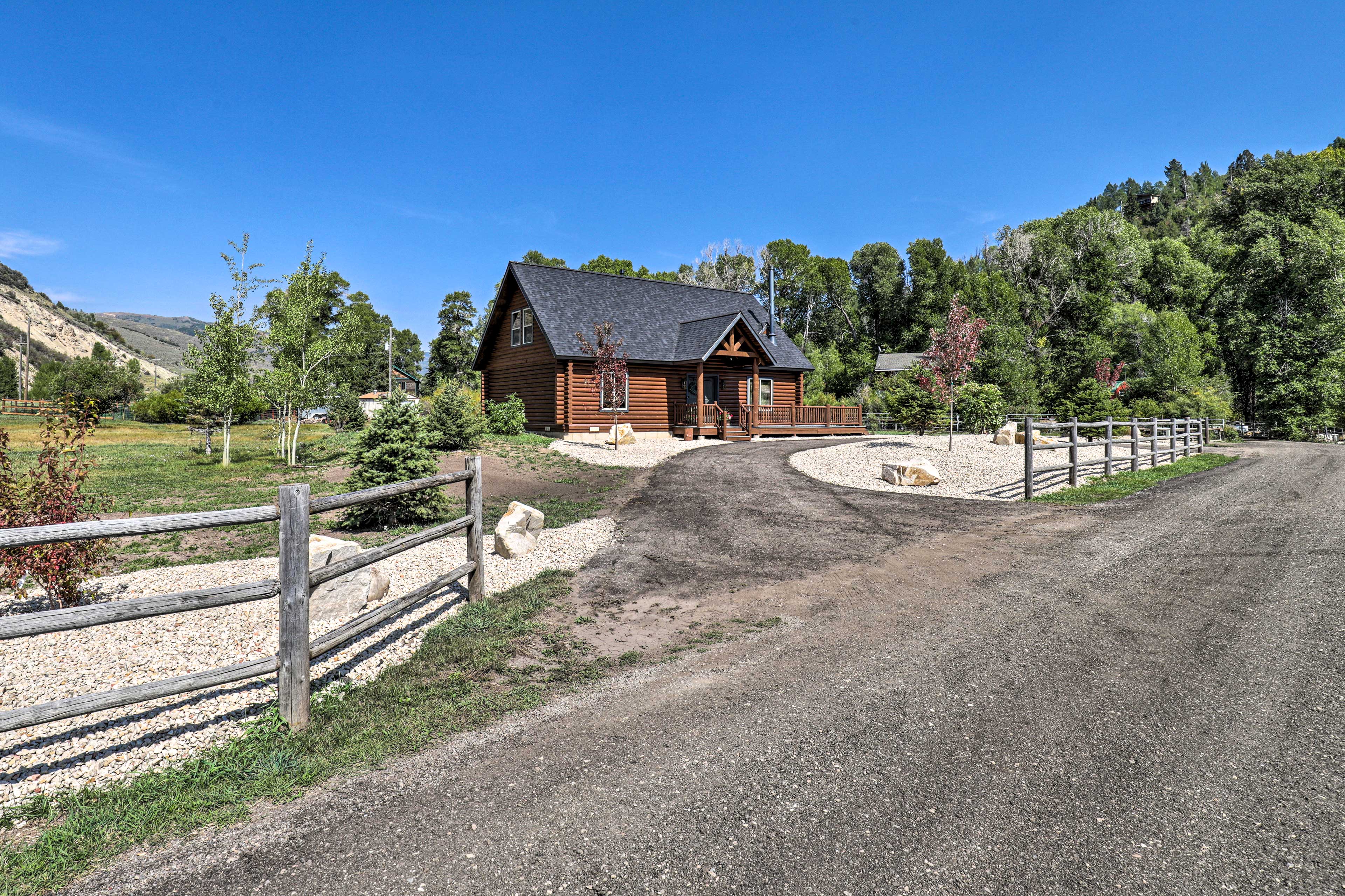 Beautiful Oakley Cabin w/ Private Hot Tub & Views!