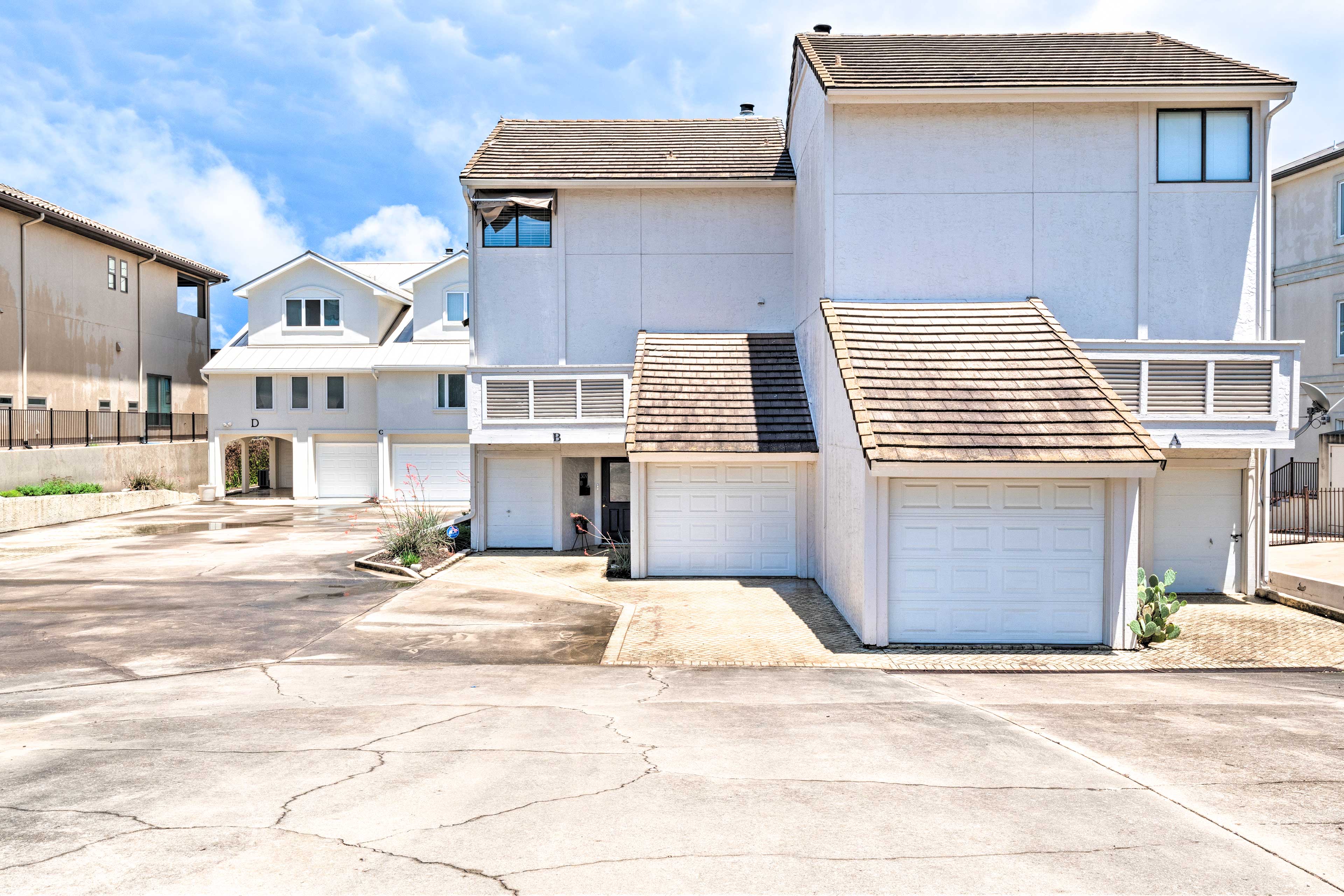 Property Image 2 - Horseshoe Bay Townhome Nestled on the Water!