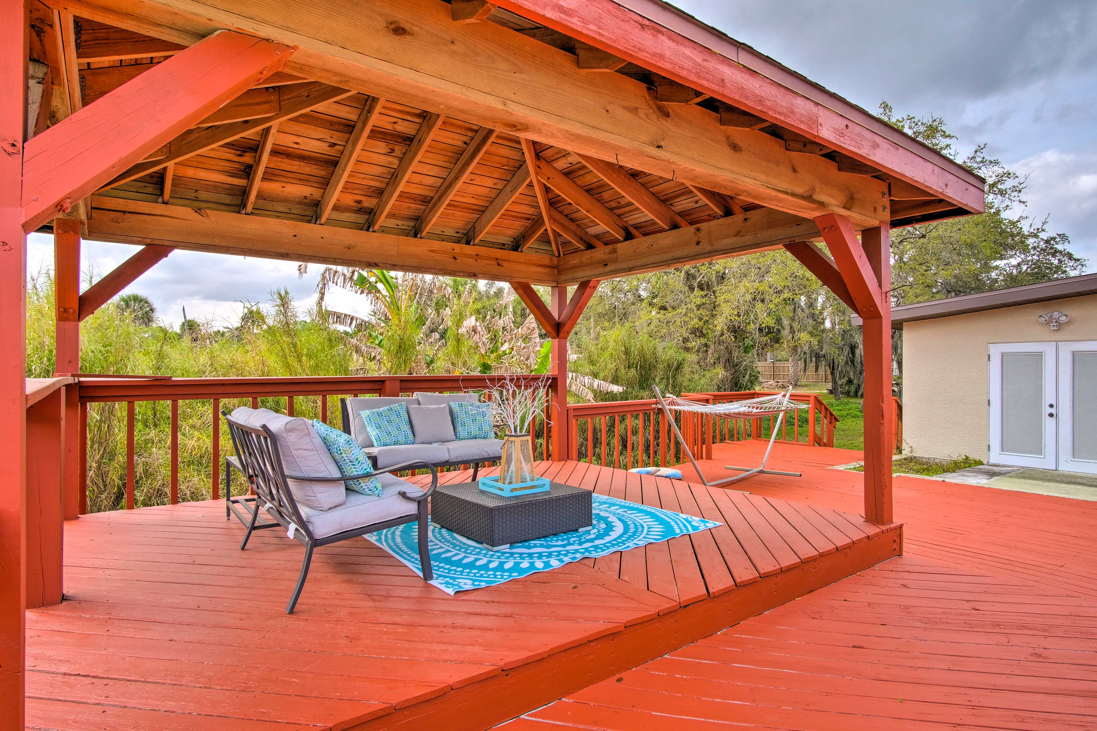 Property Image 2 - Cozy Melbourne Home w/ Deck & Pool: 5 Mi to Beach!