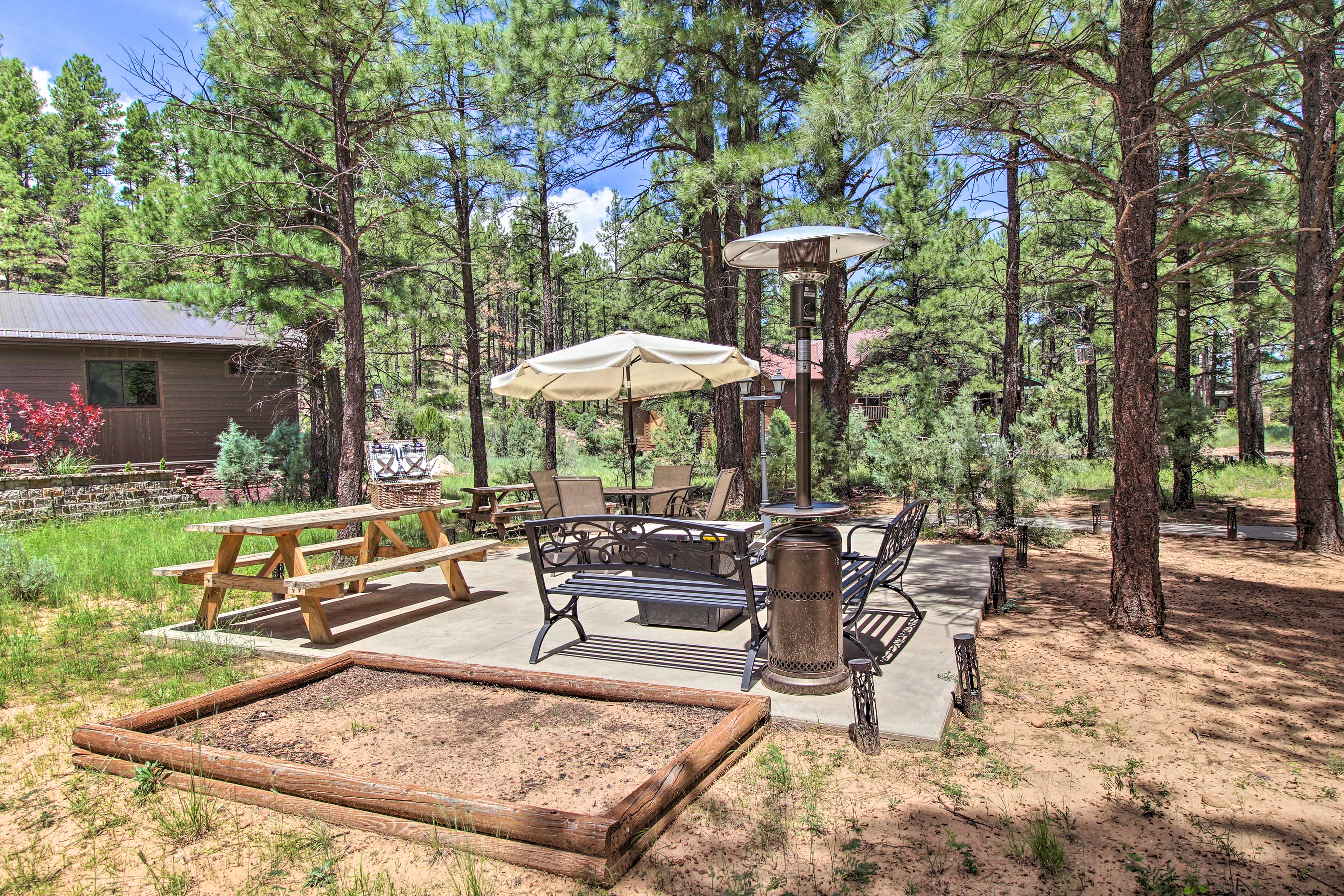 Property Image 1 - Charming Show Low Cabin w/ Fire Pit: Near Hiking!