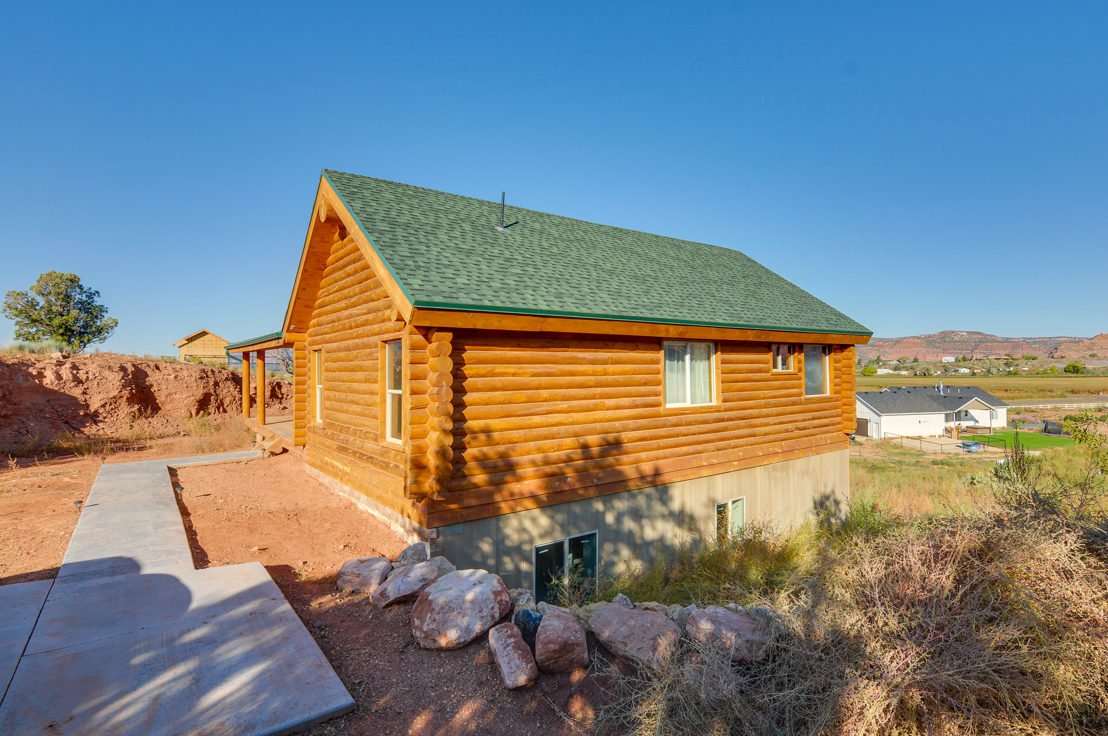 'The Cliffrose Cabin' - Hike, Relax, Explore!