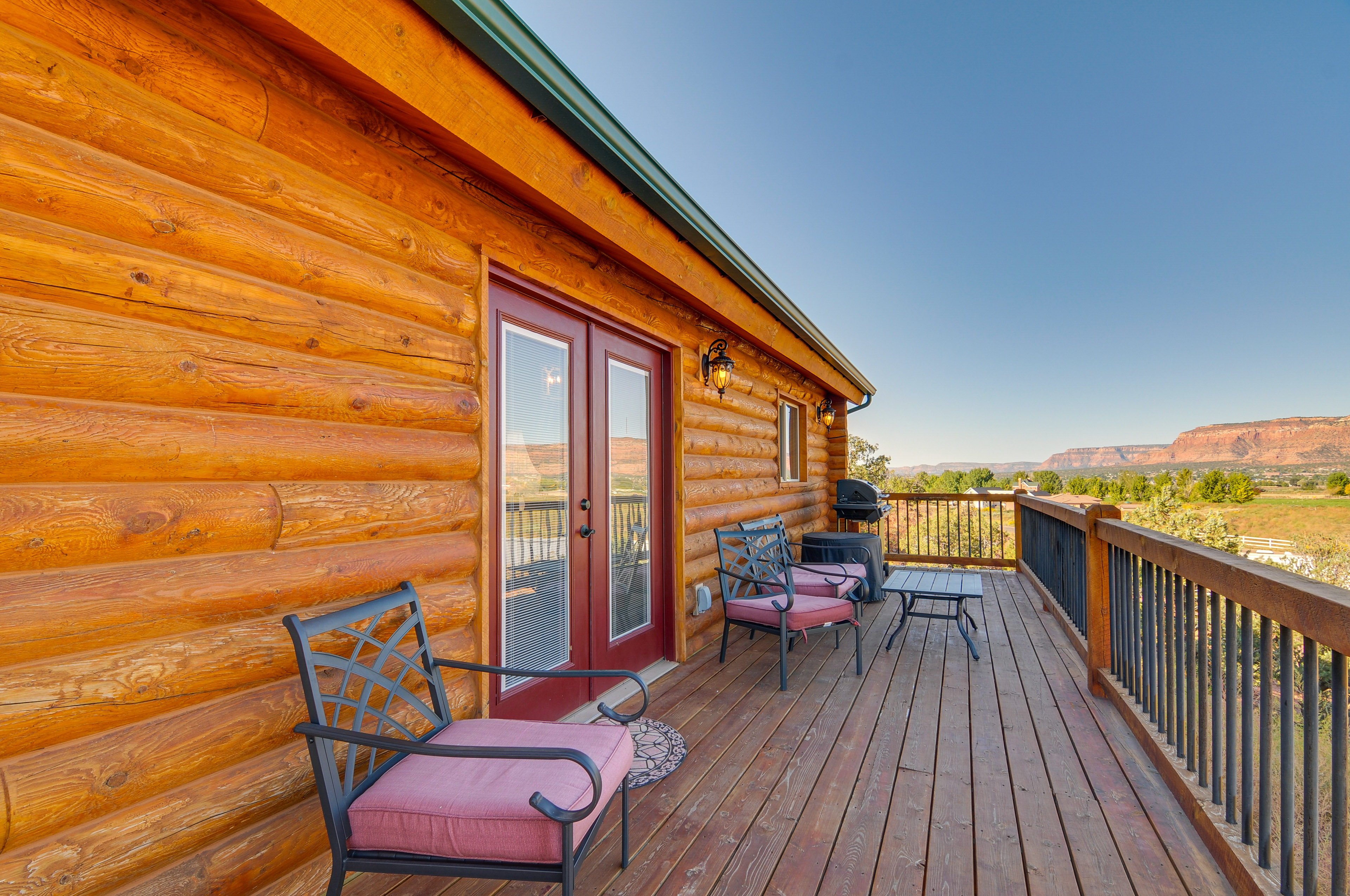 Property Image 1 - ’The Cliffrose Cabin’ - Hike, Relax, Explore!