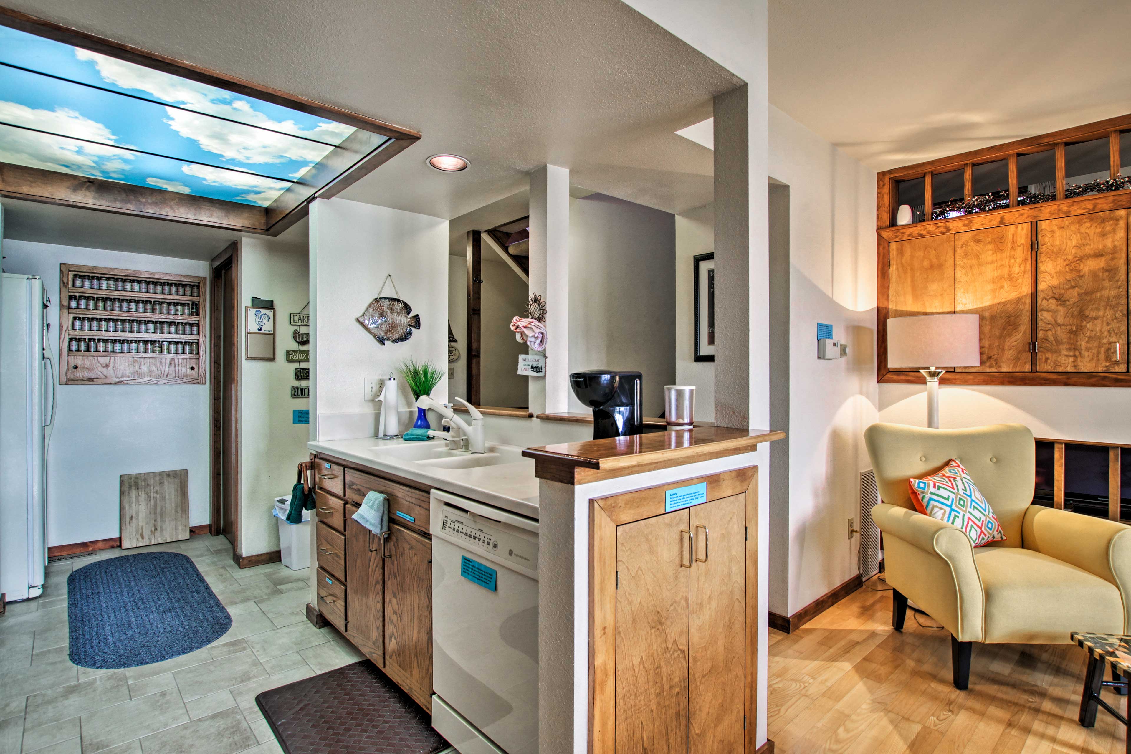 Lakefront Fort Collins Townhome, Only 3 Mi to CSU!