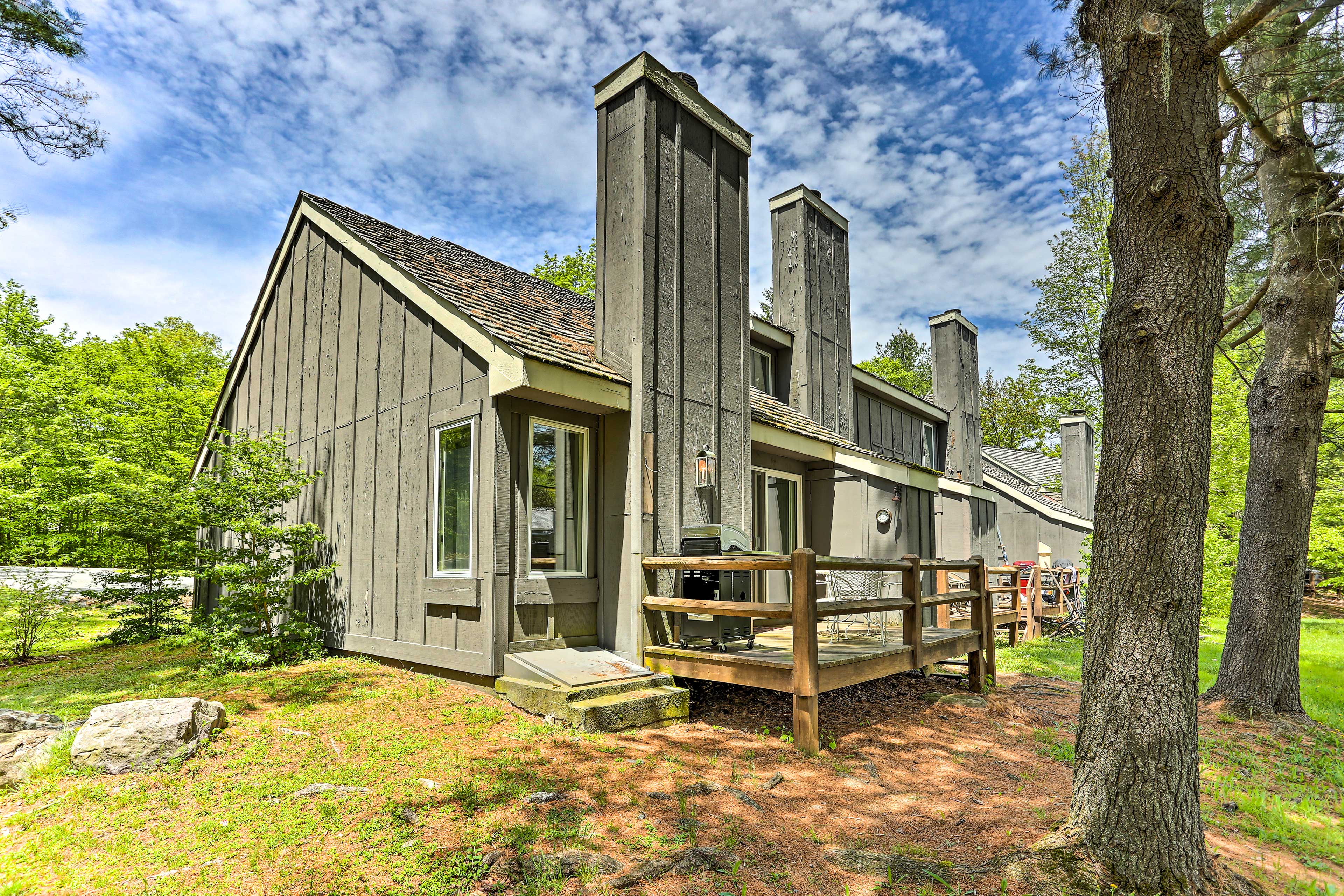 Property Image 1 - Peaceful Lake Harmony Home w/ On-Site Fishing Pond