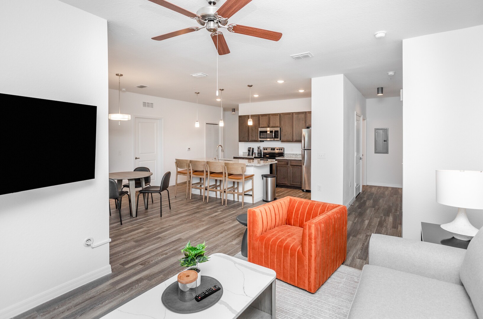 Property Image 2 - Modern Apartment in Prime Location (ID5594)