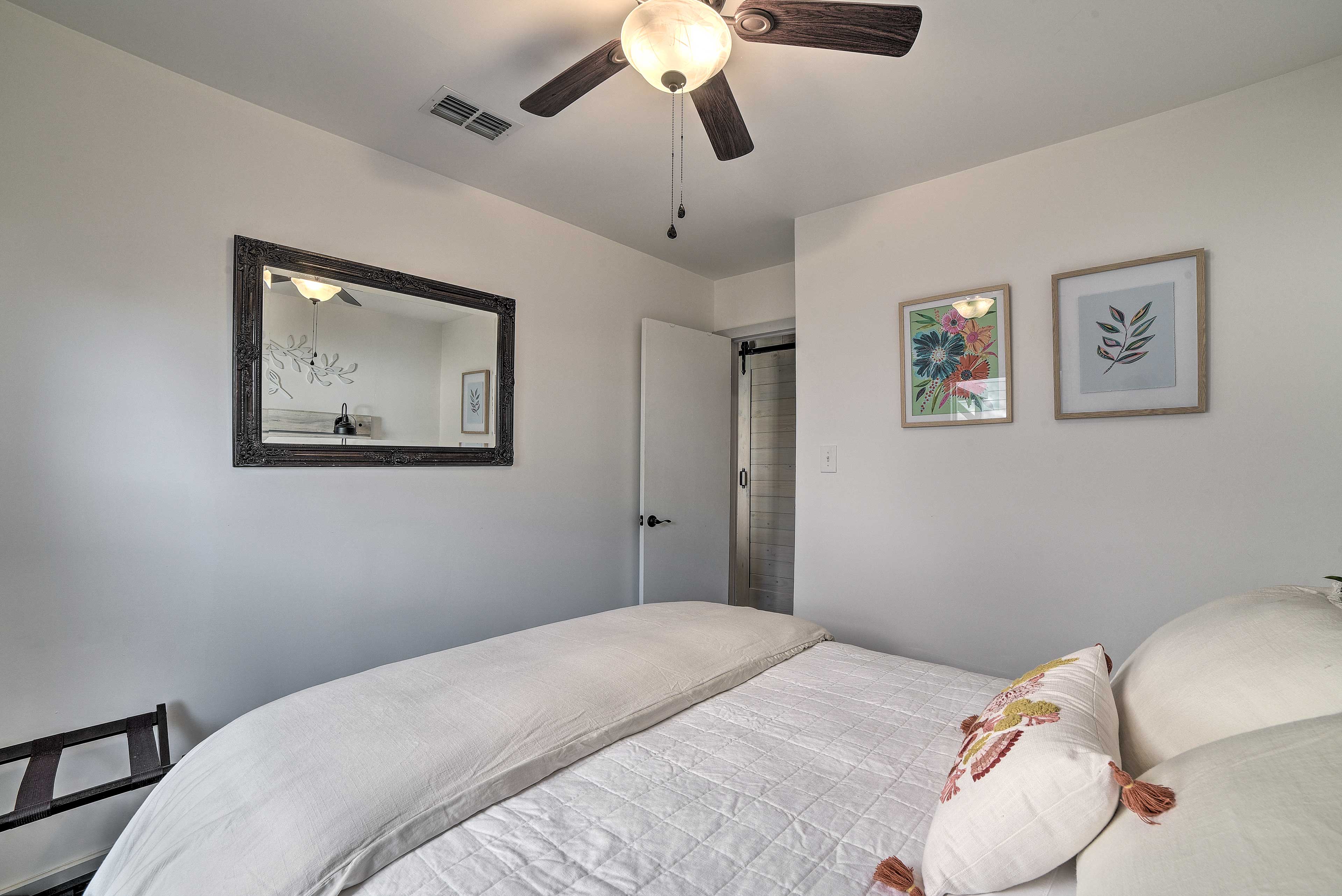 Outdoor Oasis & Grills: Ultimate Rockport Home!