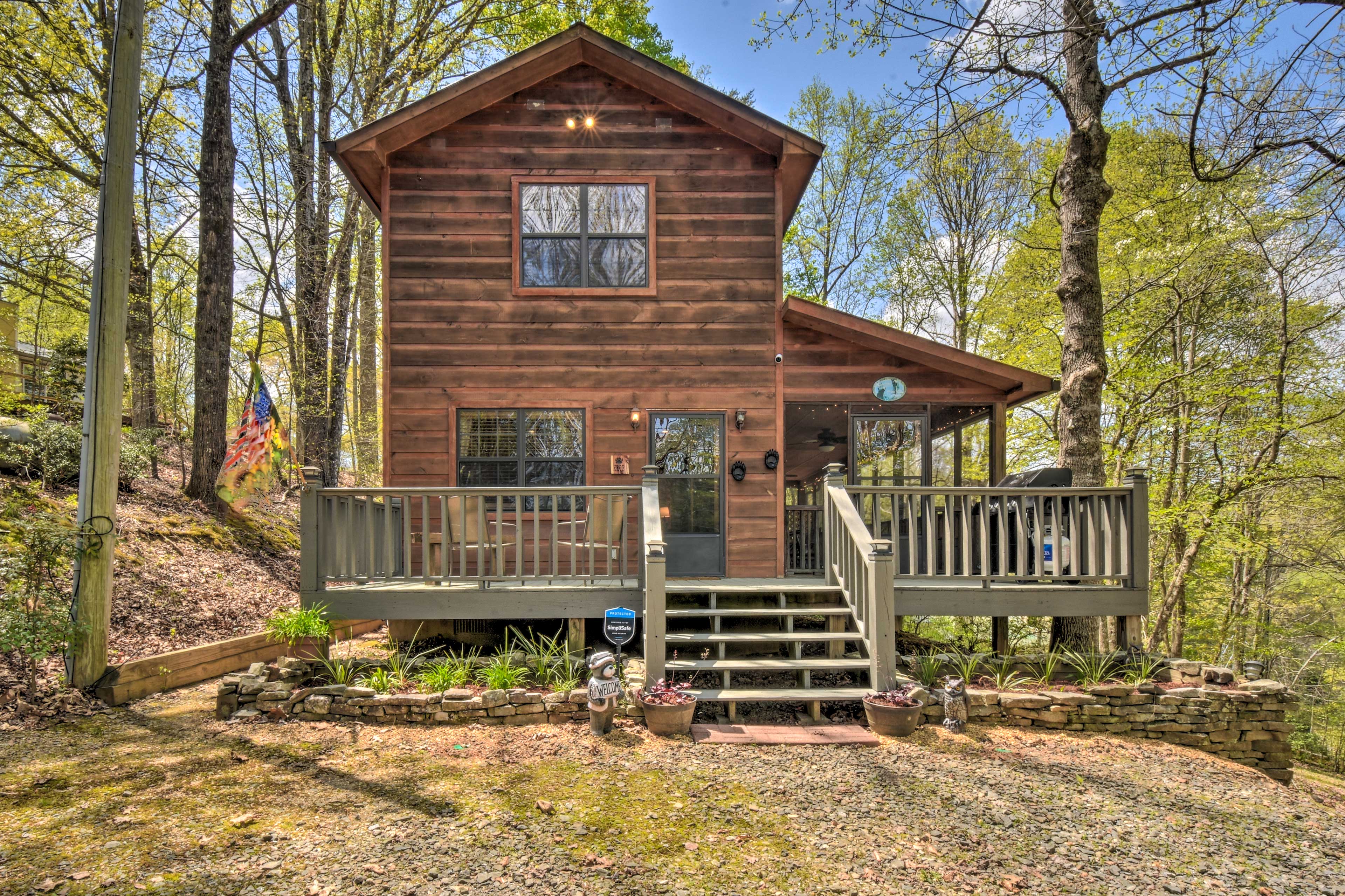 Property Image 2 - Cozy Hiawassee Cabin w/ Fire Pit & Mtn Views!