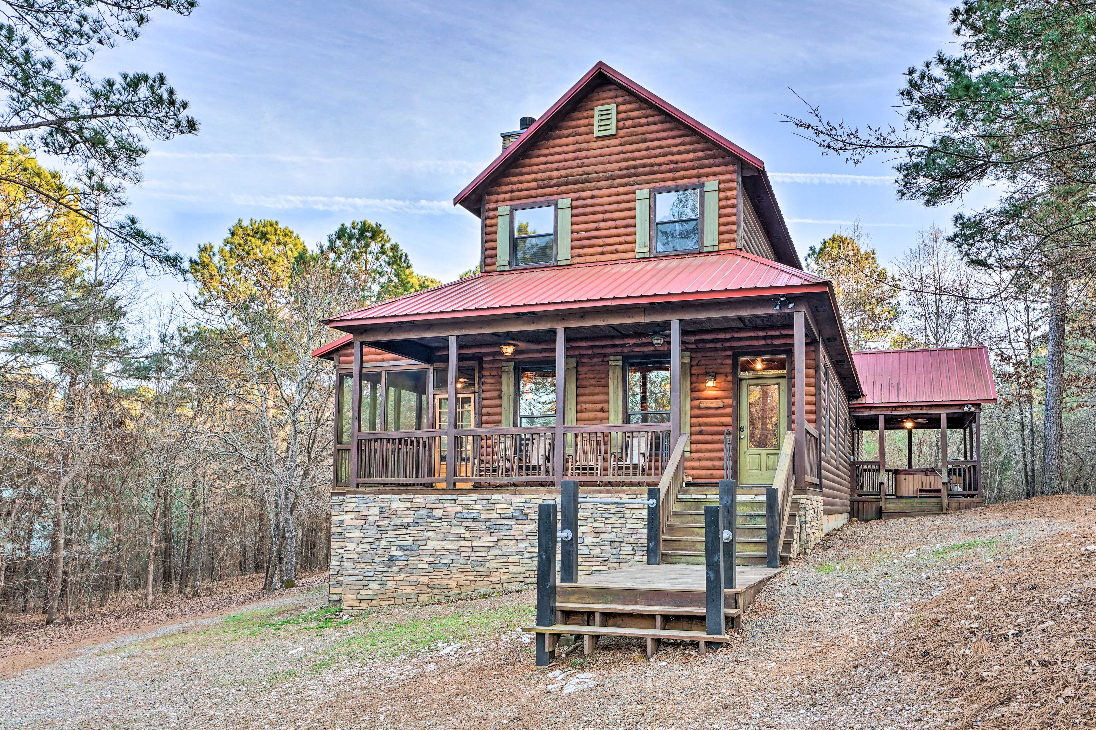 Property Image 1 - Broken Bow Cabin w/ Deck, Hot Tub & Fire Pit!