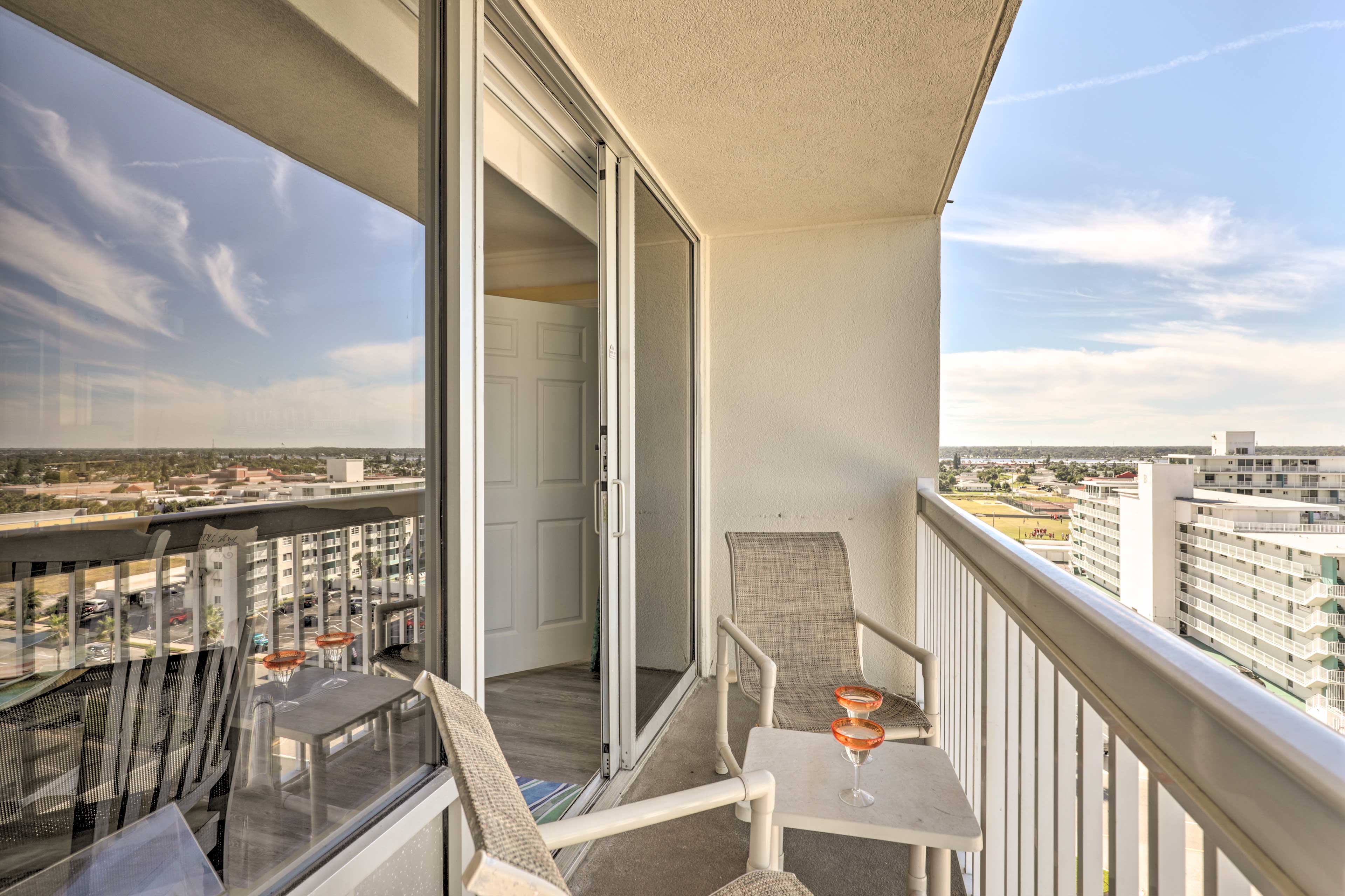 Ocean-View Daytona Beach Resort Retreat w/ Balcony