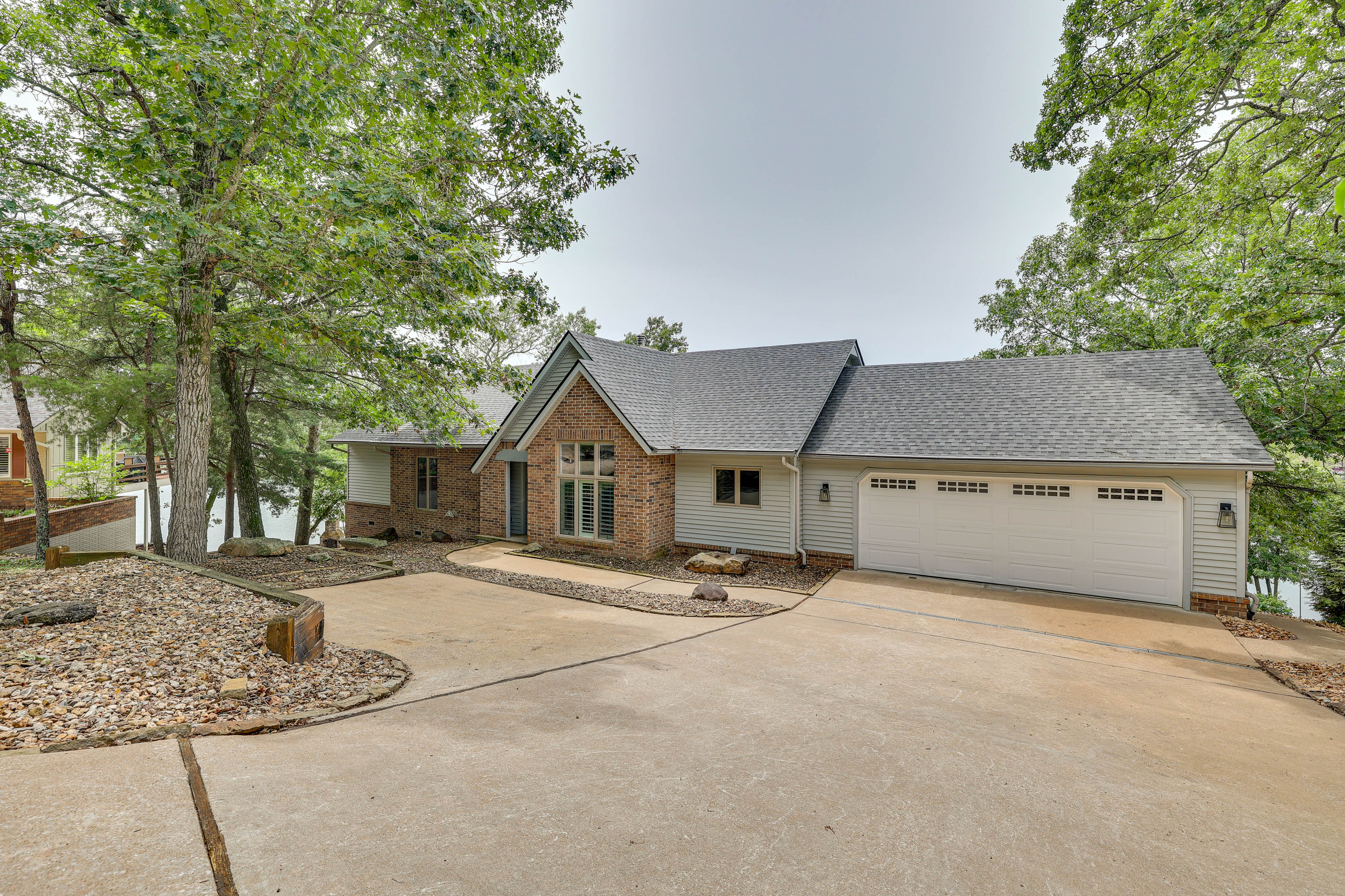 Property Image 2 - Bella Vista Home w/ Kayaks & Deck on Loch Lomond!