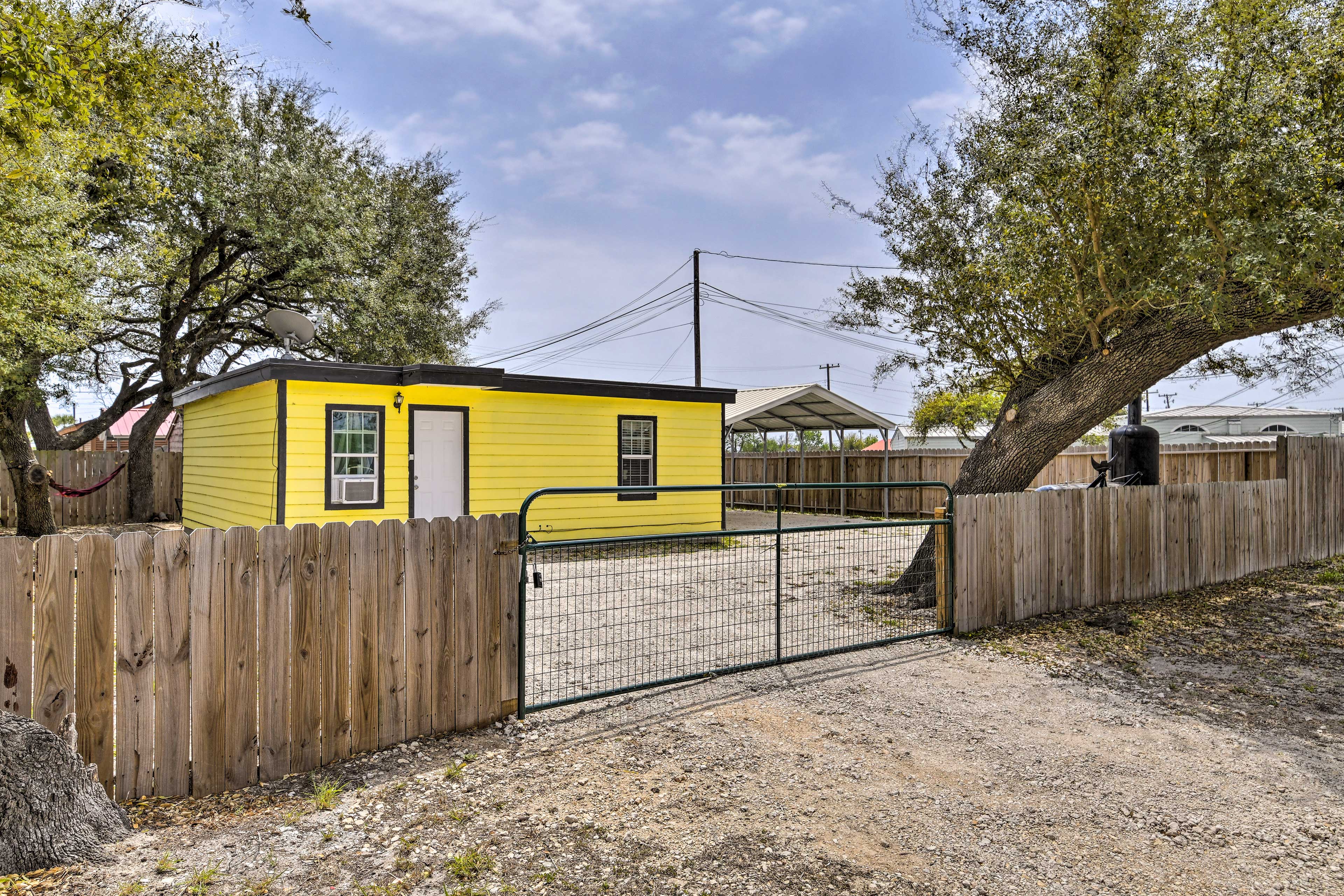 Property Image 2 - Aransas Pass Fishing Cottage ~ 9 Mi to Beach!