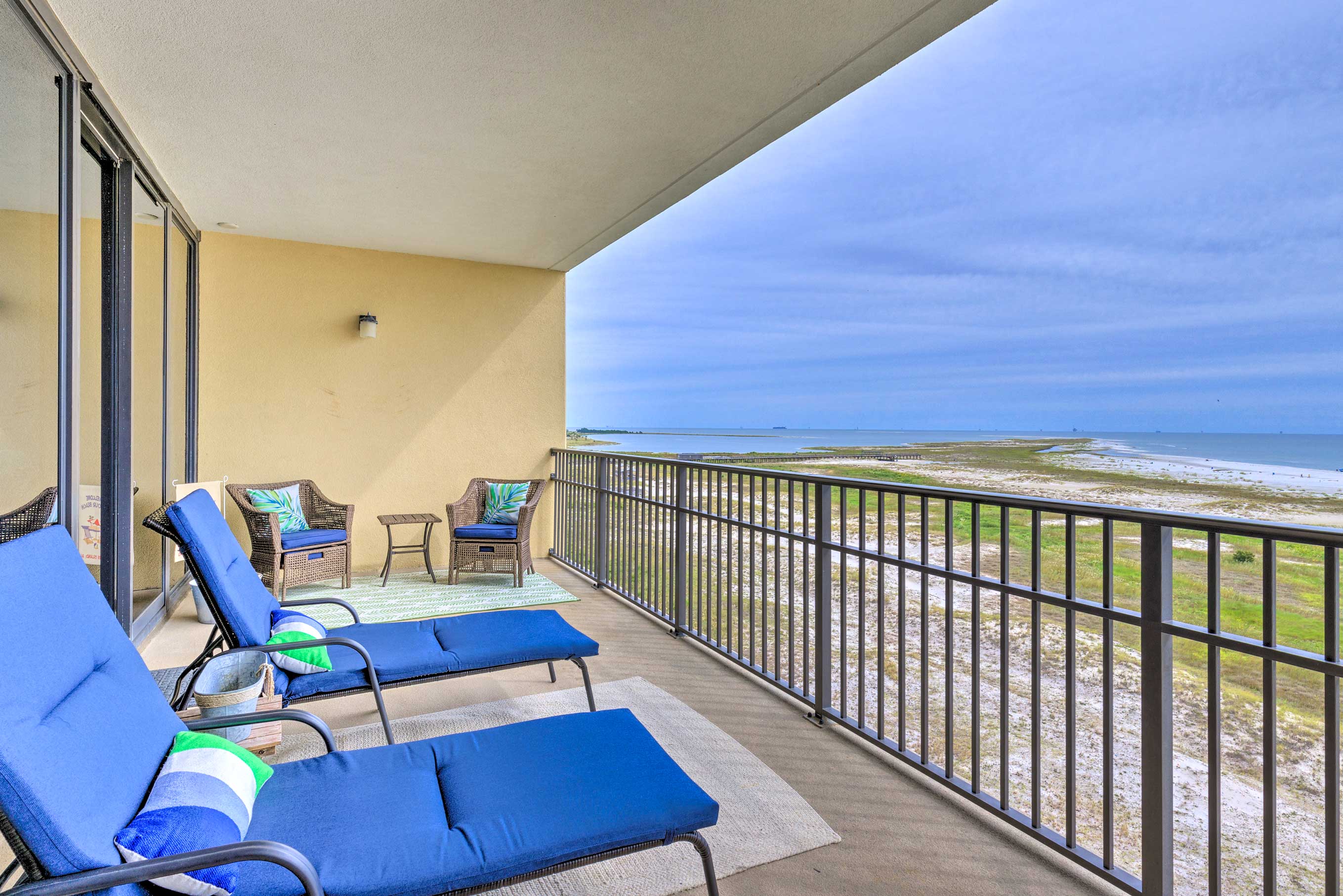 Property Image 1 - Ocean-View Condo w/ 2 Pools + Resort Amenities!