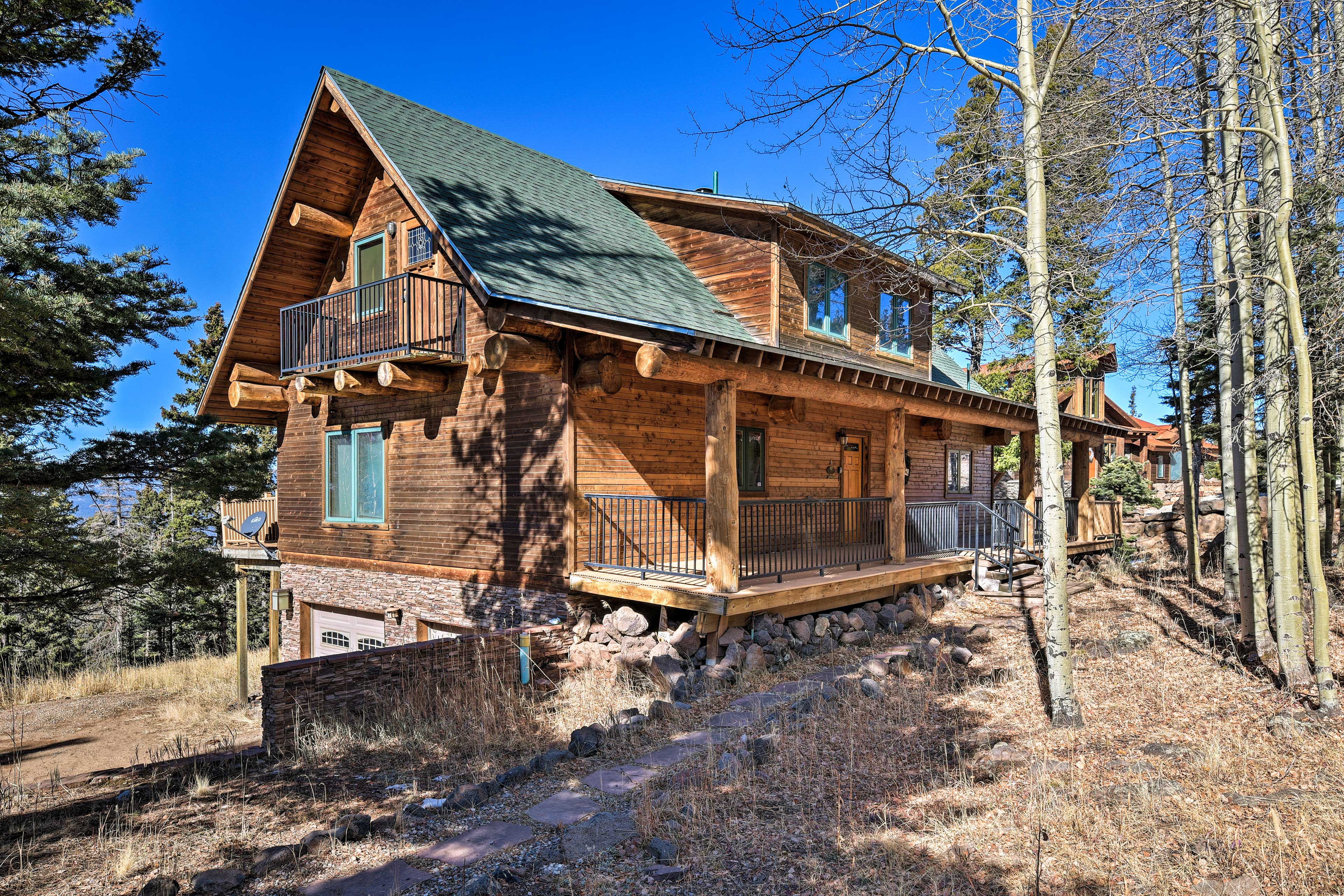 Property Image 2 - ’Burning Sky Lodge’: Private Hot Tub & Ski-In/Out