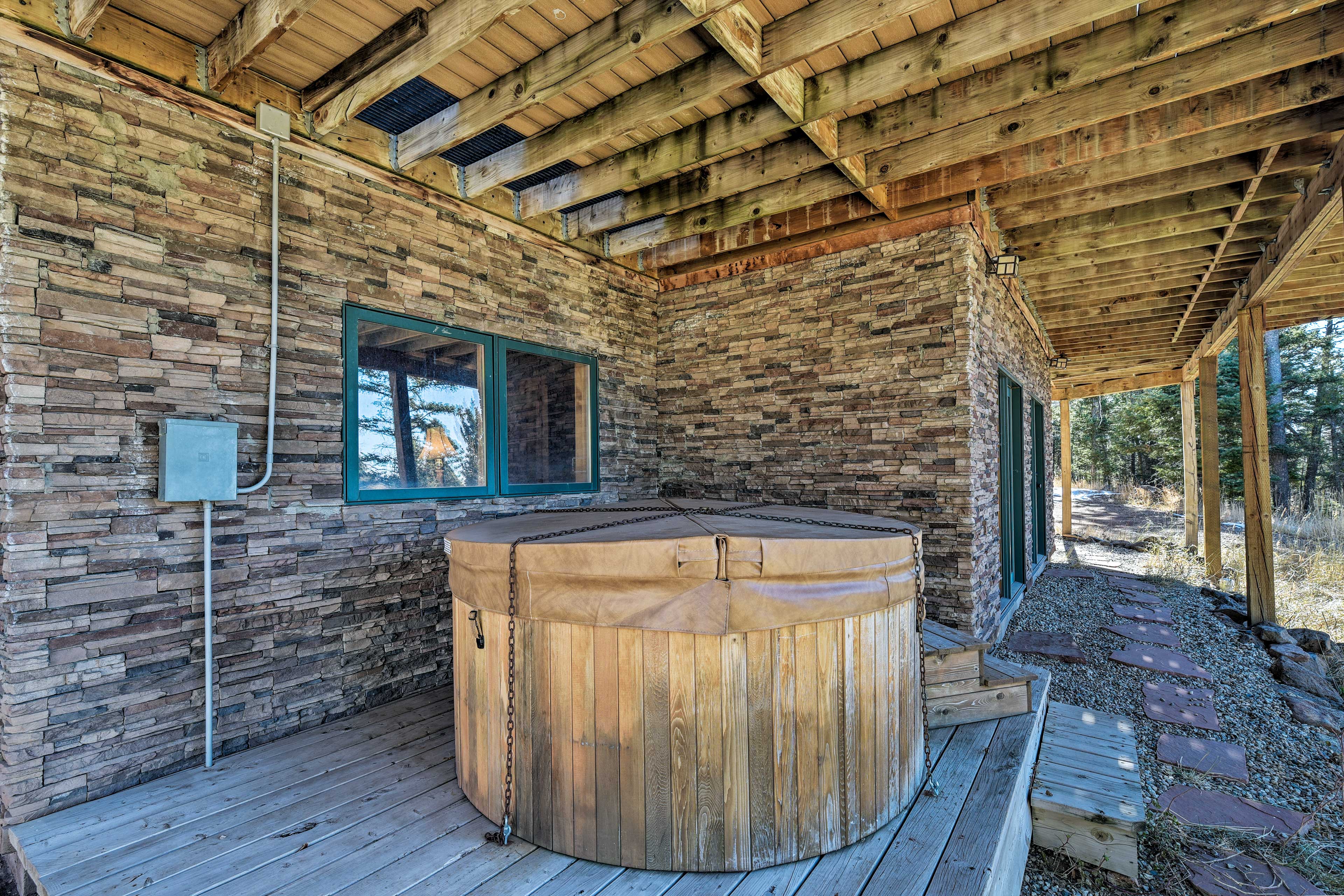 Property Image 1 - ’Burning Sky Lodge’: Private Hot Tub & Ski-In/Out