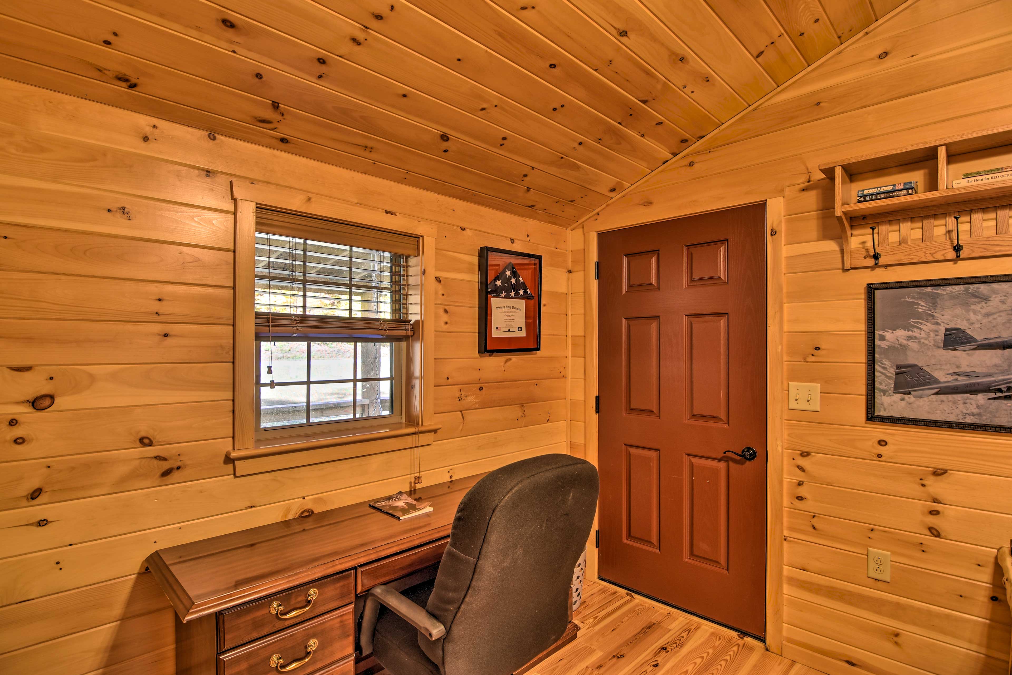 Cozy ‘Anchors Away’ Cabin Hideaway w/ Fire Pit!