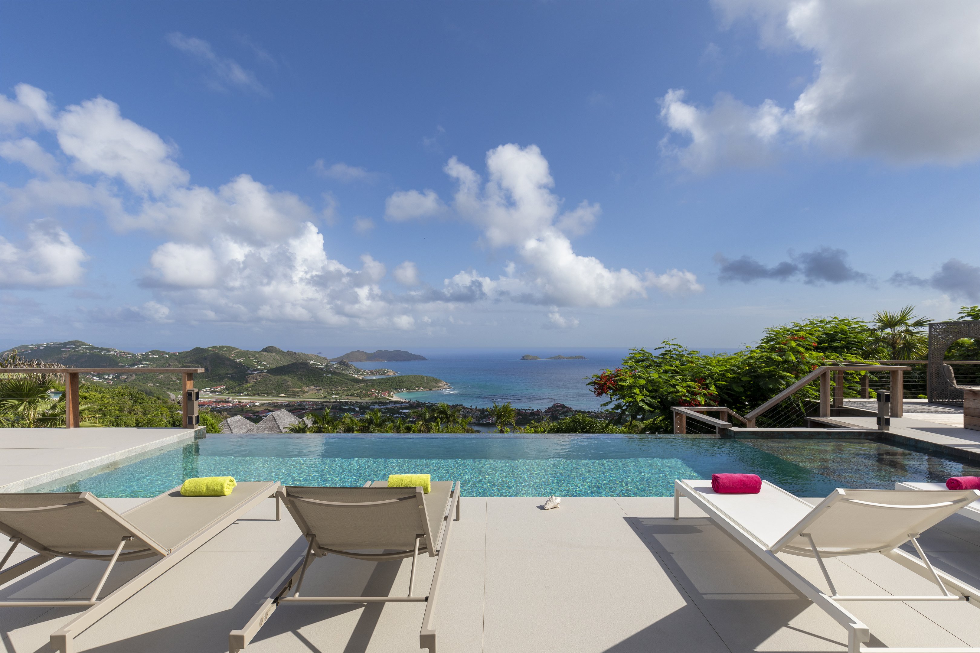 Heated pool, expansive terrace with sun loungers, deck chairs. Breathtaking views over the bay. 