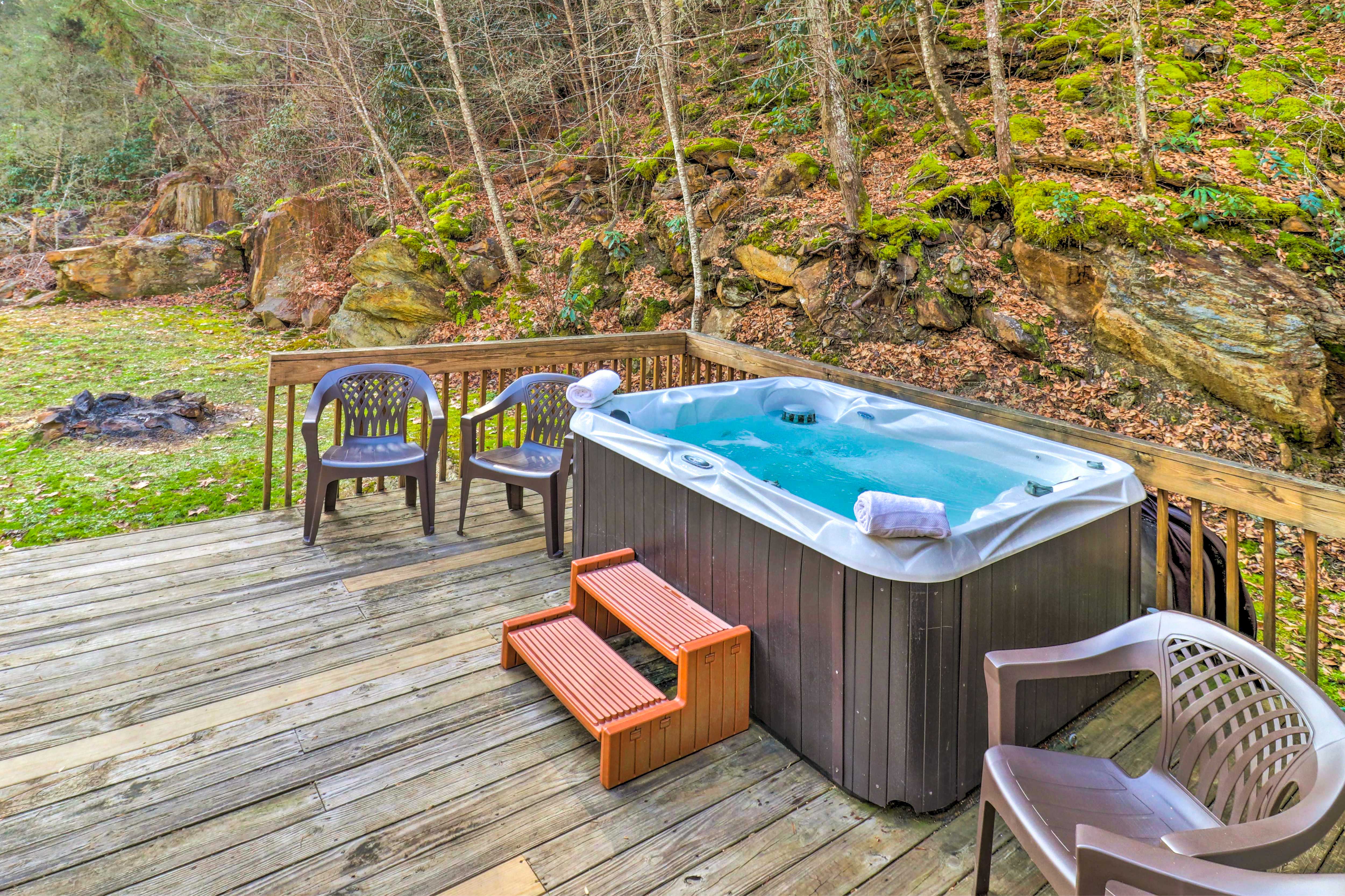 Idyllic Creekside Bryson City Gem w/ Hot Tub!