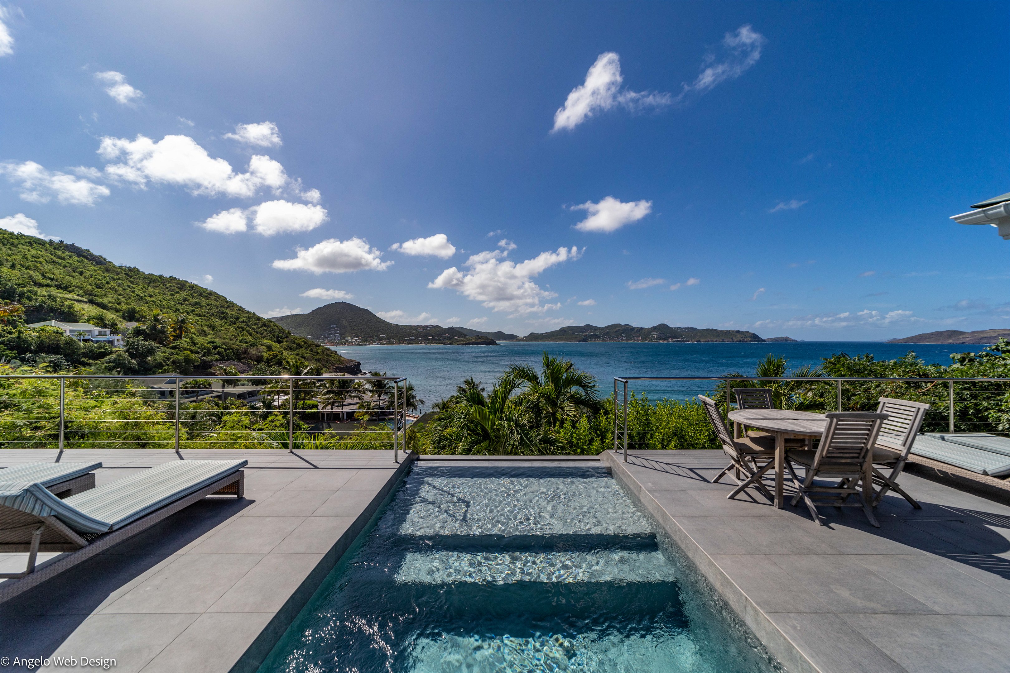 Nice pool, expansive terrace with loungers and deck chairs. Lounge area on the covered terrace. 