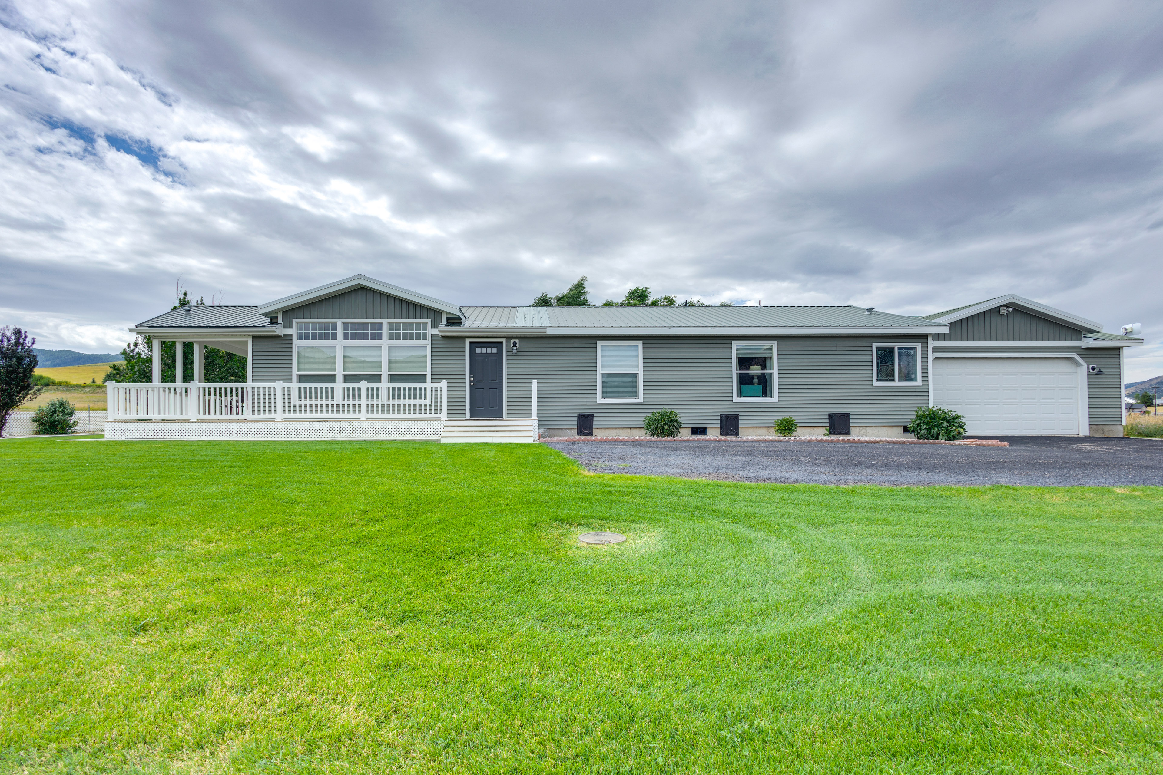 Property Image 1 - Tranquil Indigo Getaway < 3 Mi to Hot Pools!