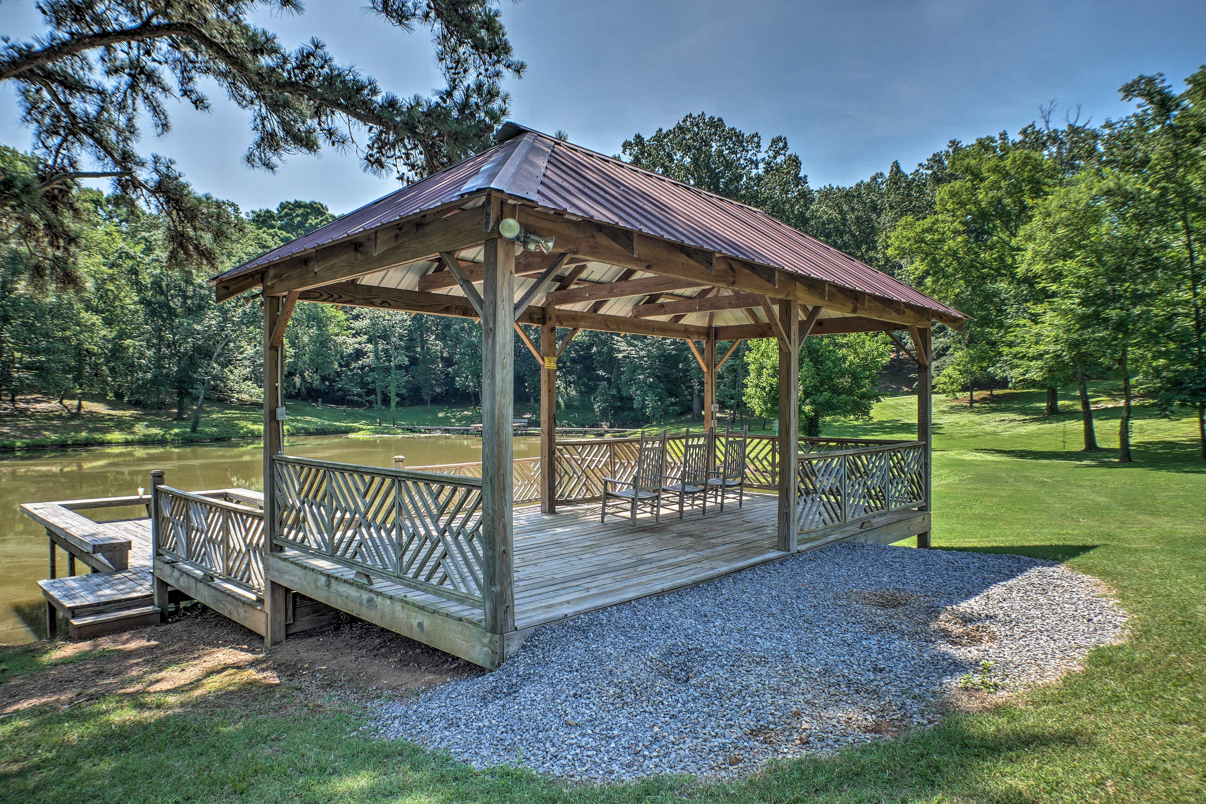 Property Image 2 - Guntersville Lake Cabin w/ 3 Fishing Ponds!