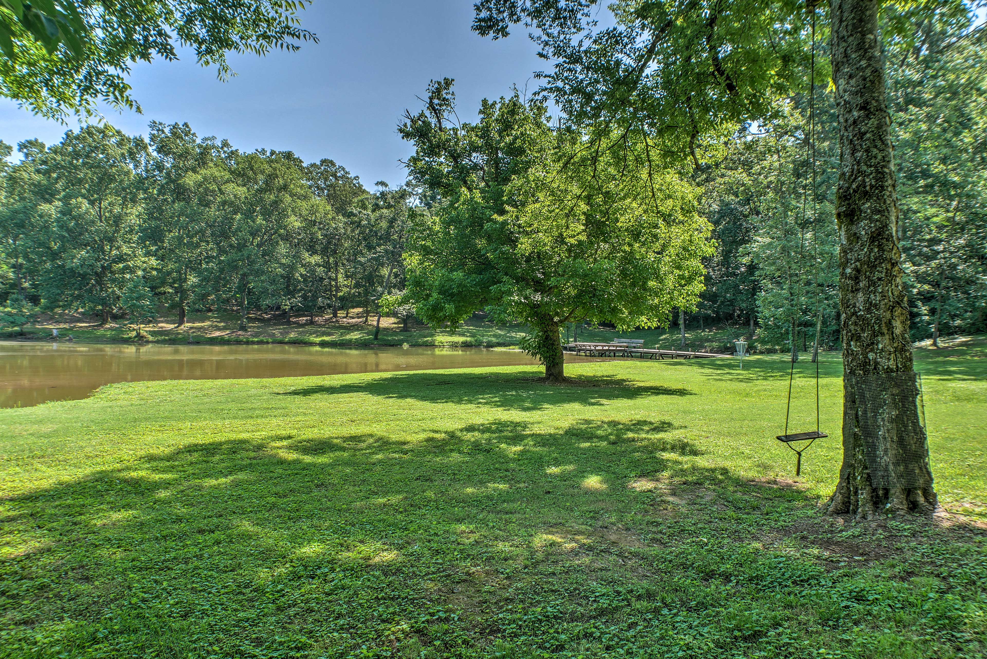 Guntersville Lake Cabin w/ 3 Fishing Ponds!