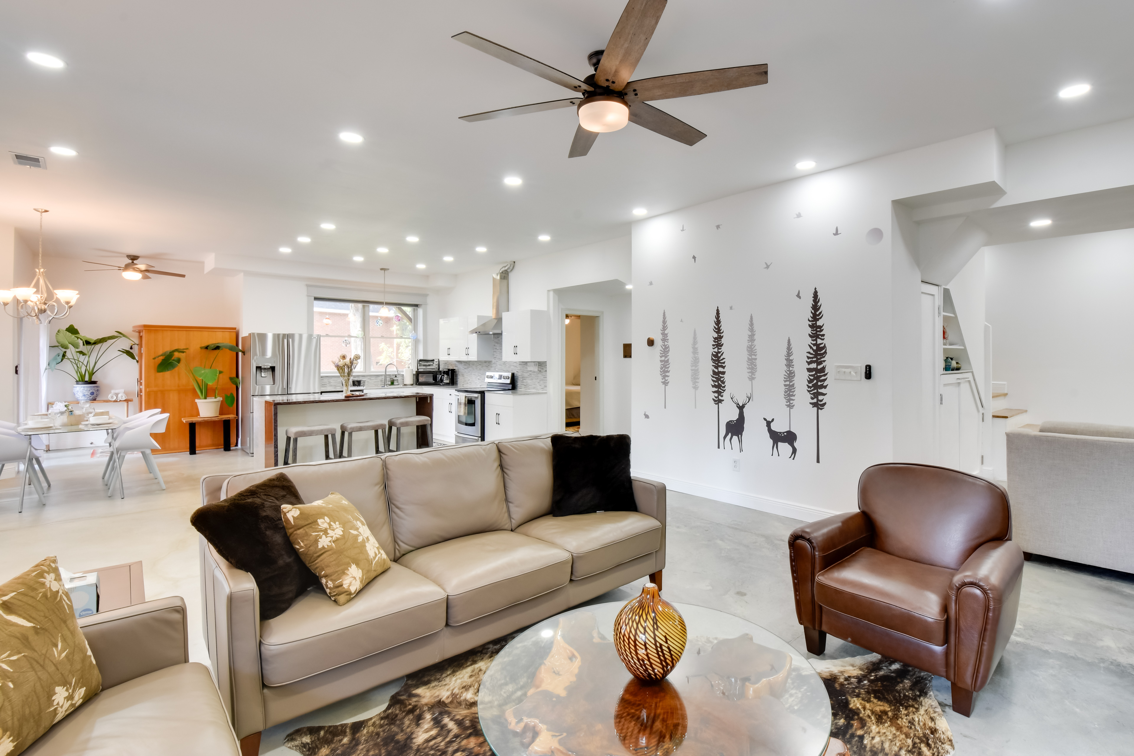 Bright Oasis on Lake Hartwell w/ Boat Dock!