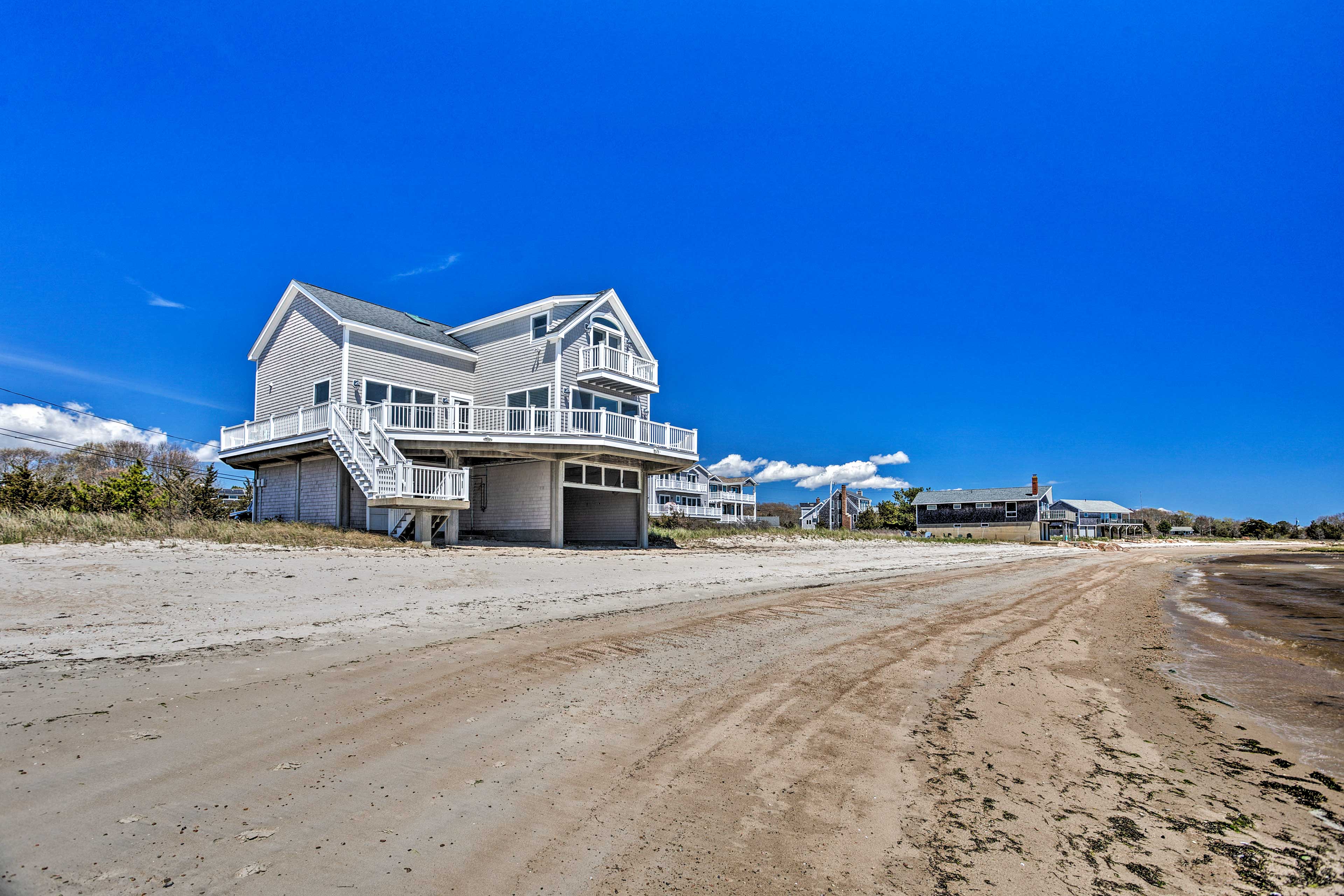 Sunny Beach House Getaway - Steps From Water!