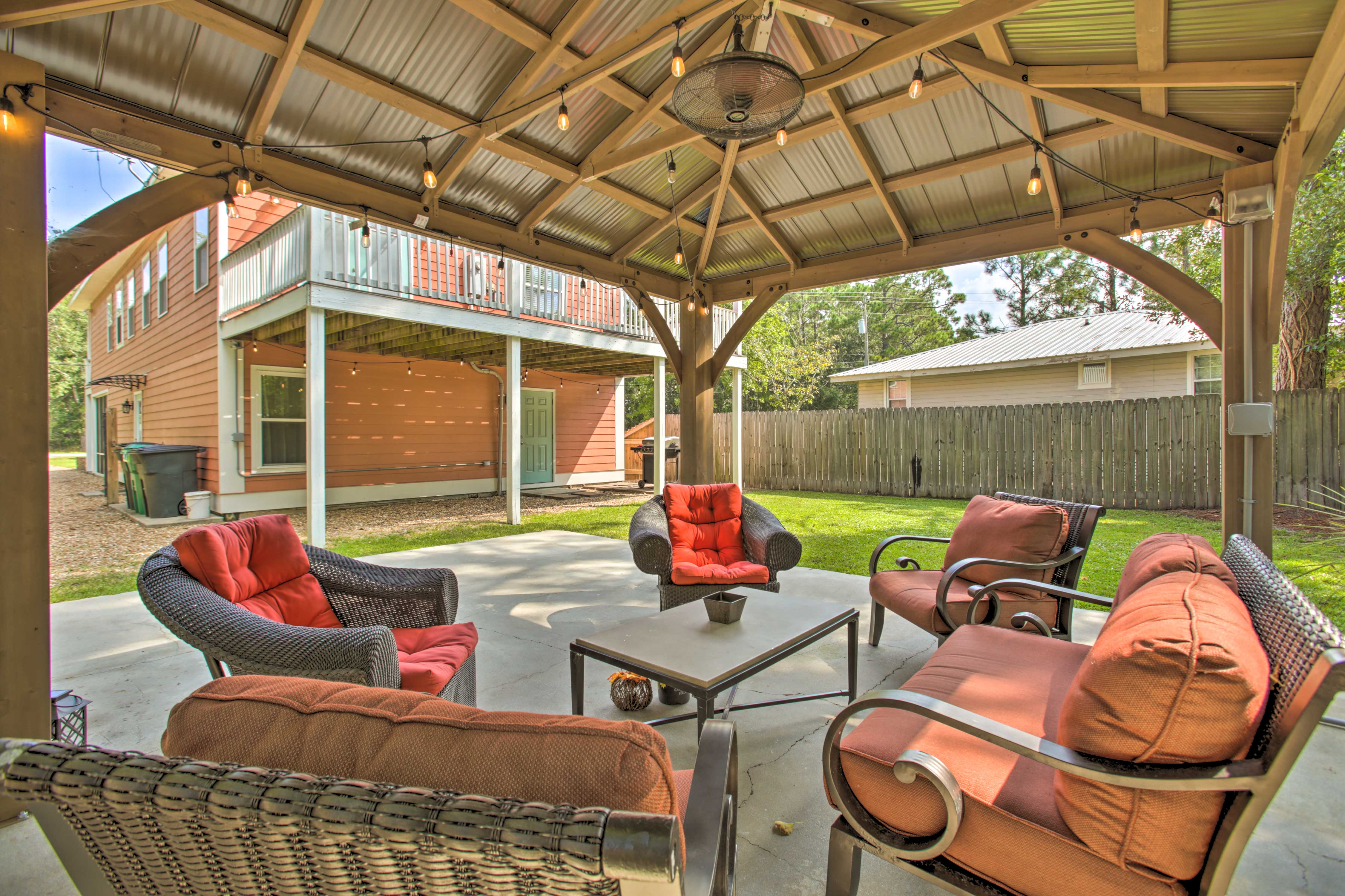 Property Image 1 - Waveland Family House, 4-Minute Drive to the Beach