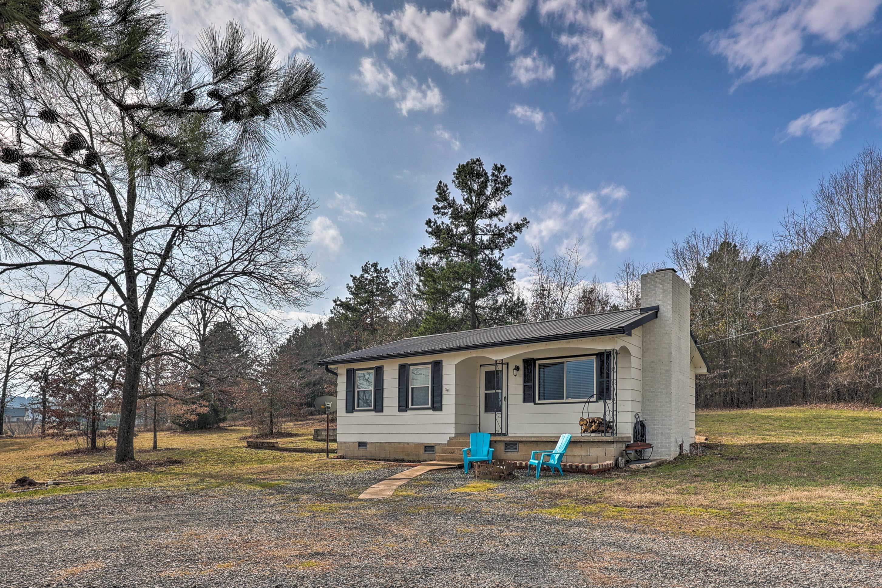 Hodgen Cottage on 650 Acres, Cozy & Scenic