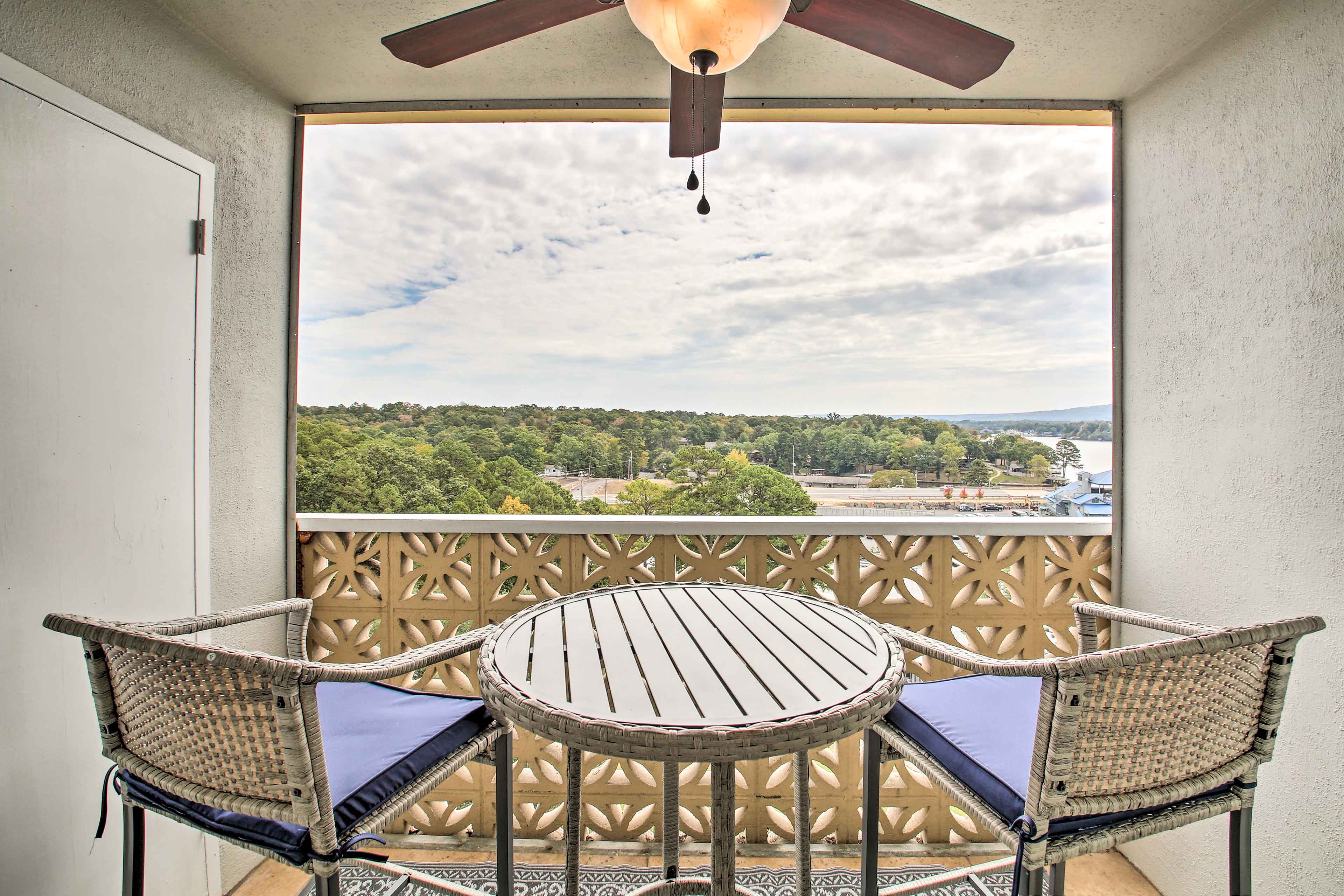 Property Image 2 - ’7th Heaven’ Hot Springs Condo w/ Lake View!