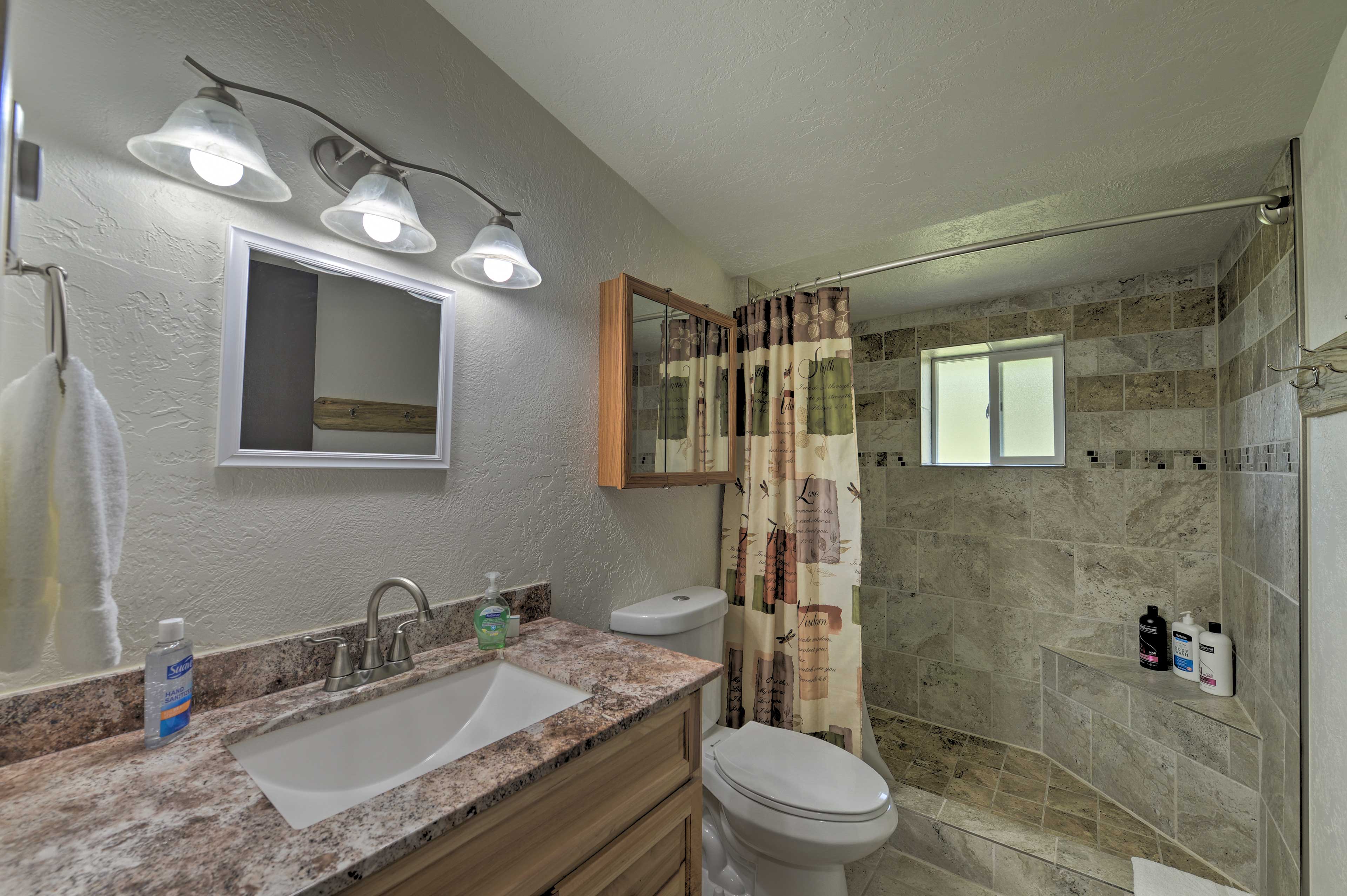 Cozy WY Home: Rivers, Lakes, Mountains, Wildlife