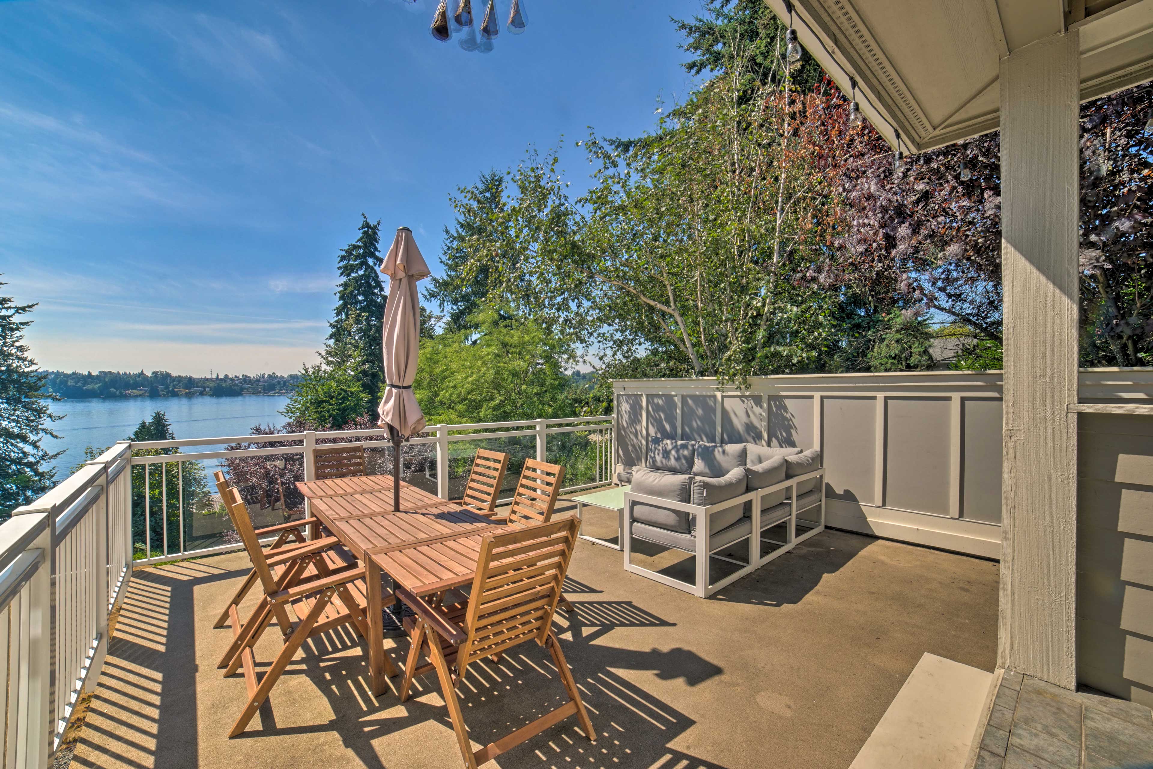 Property Image 1 - Spacious Lake Stevens Home w/ Fire Pit, Patio