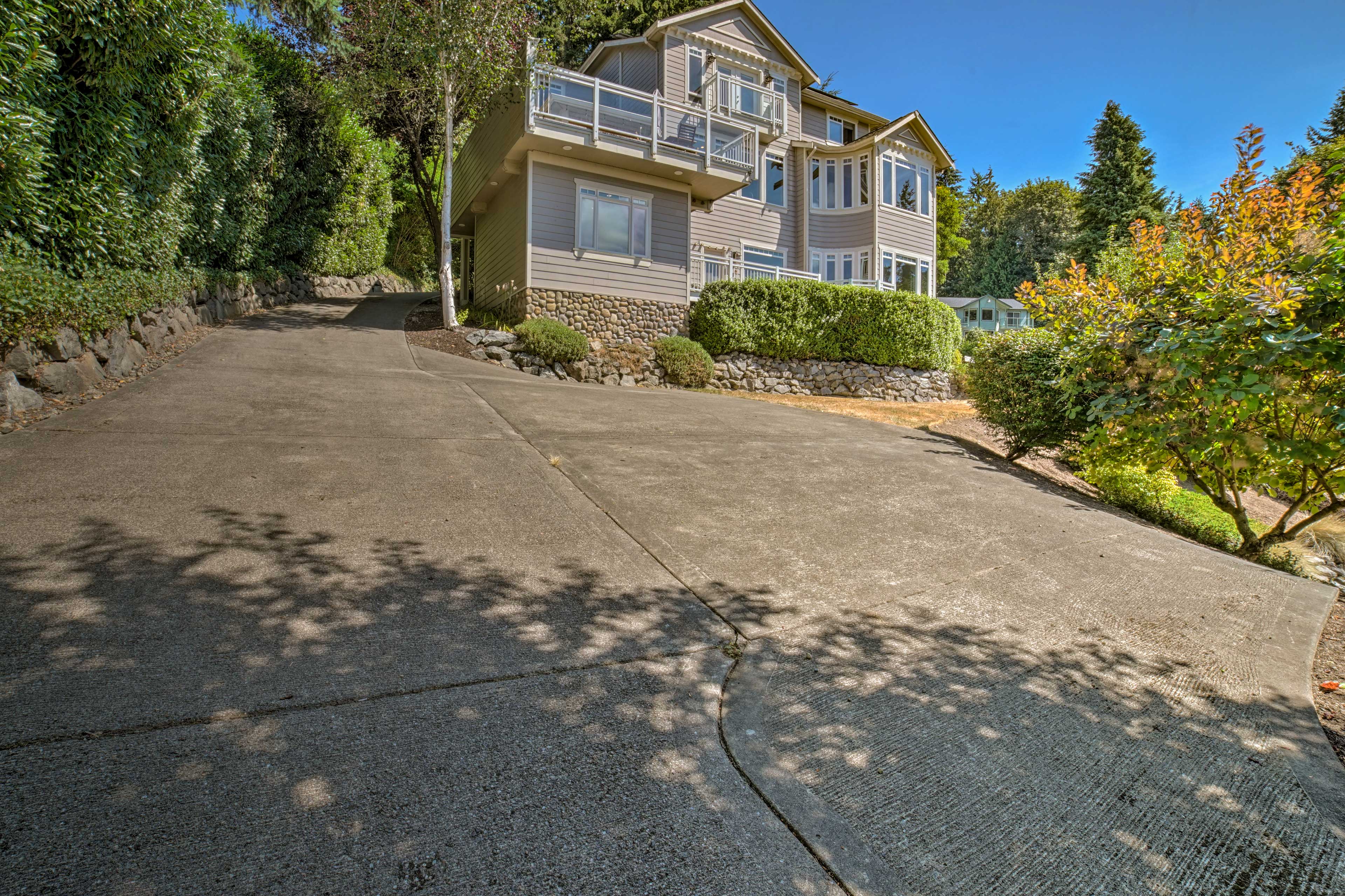 Property Image 1 - Spacious Lake Stevens Home w/ Fire Pit, Patio