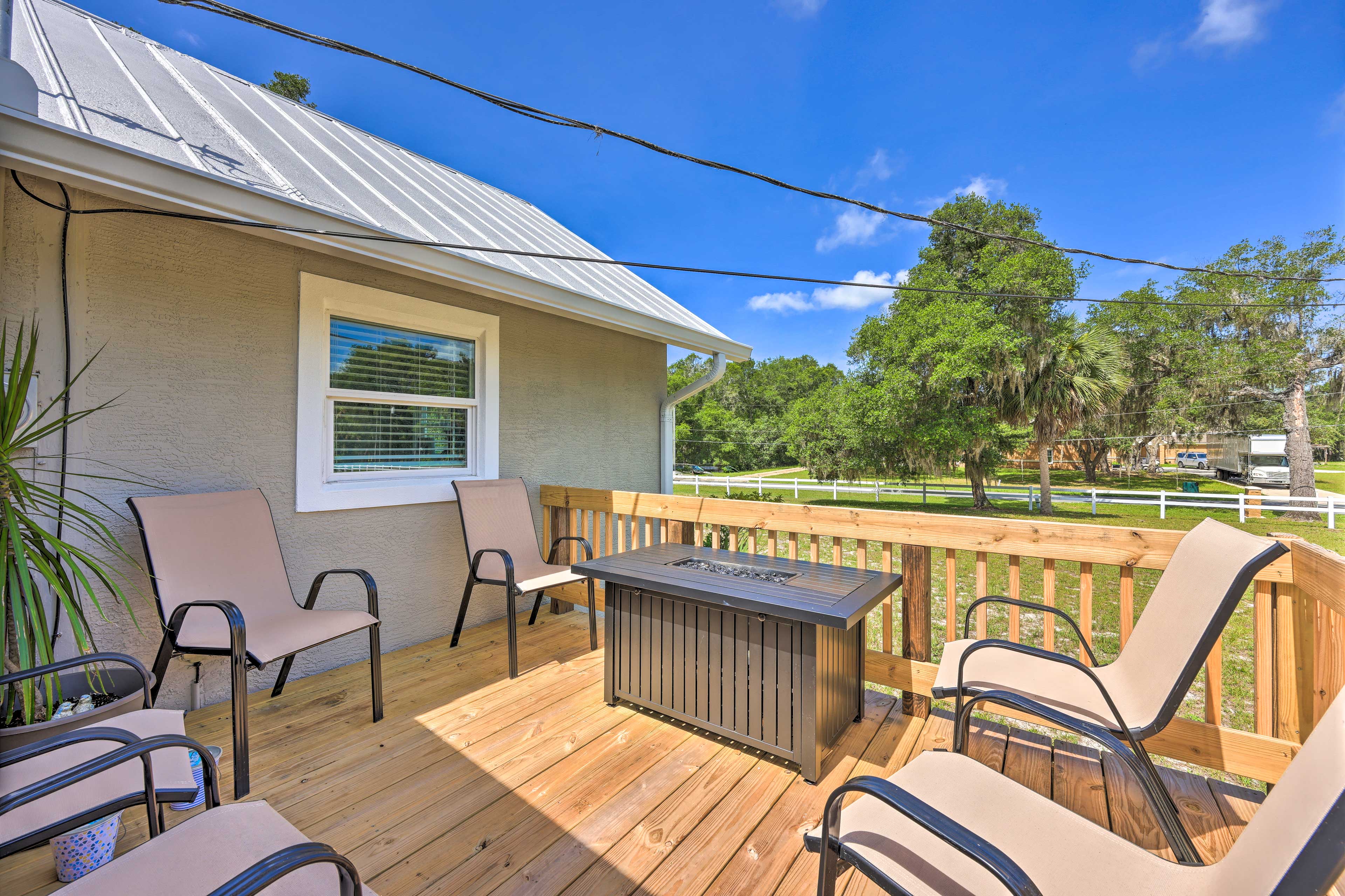 Quiet Pomona Park Rural Home Near St Johns River!