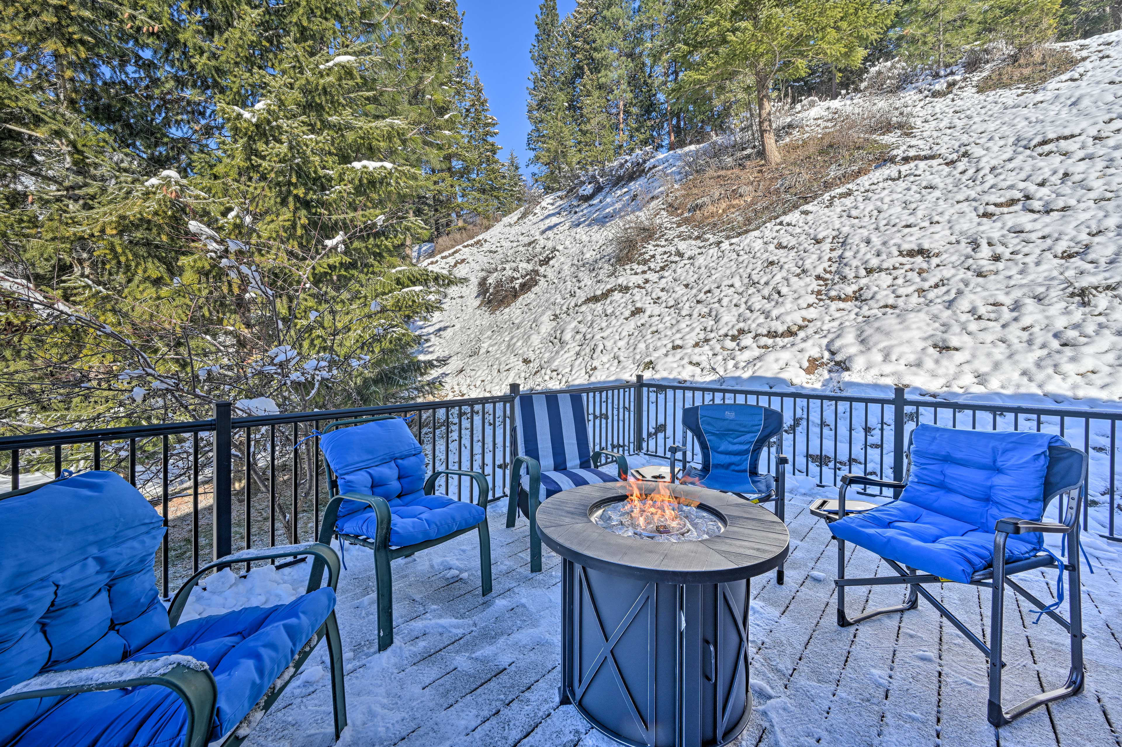 Property Image 1 - Peaceful Superior Home w/ Fire Pit & Mtn View