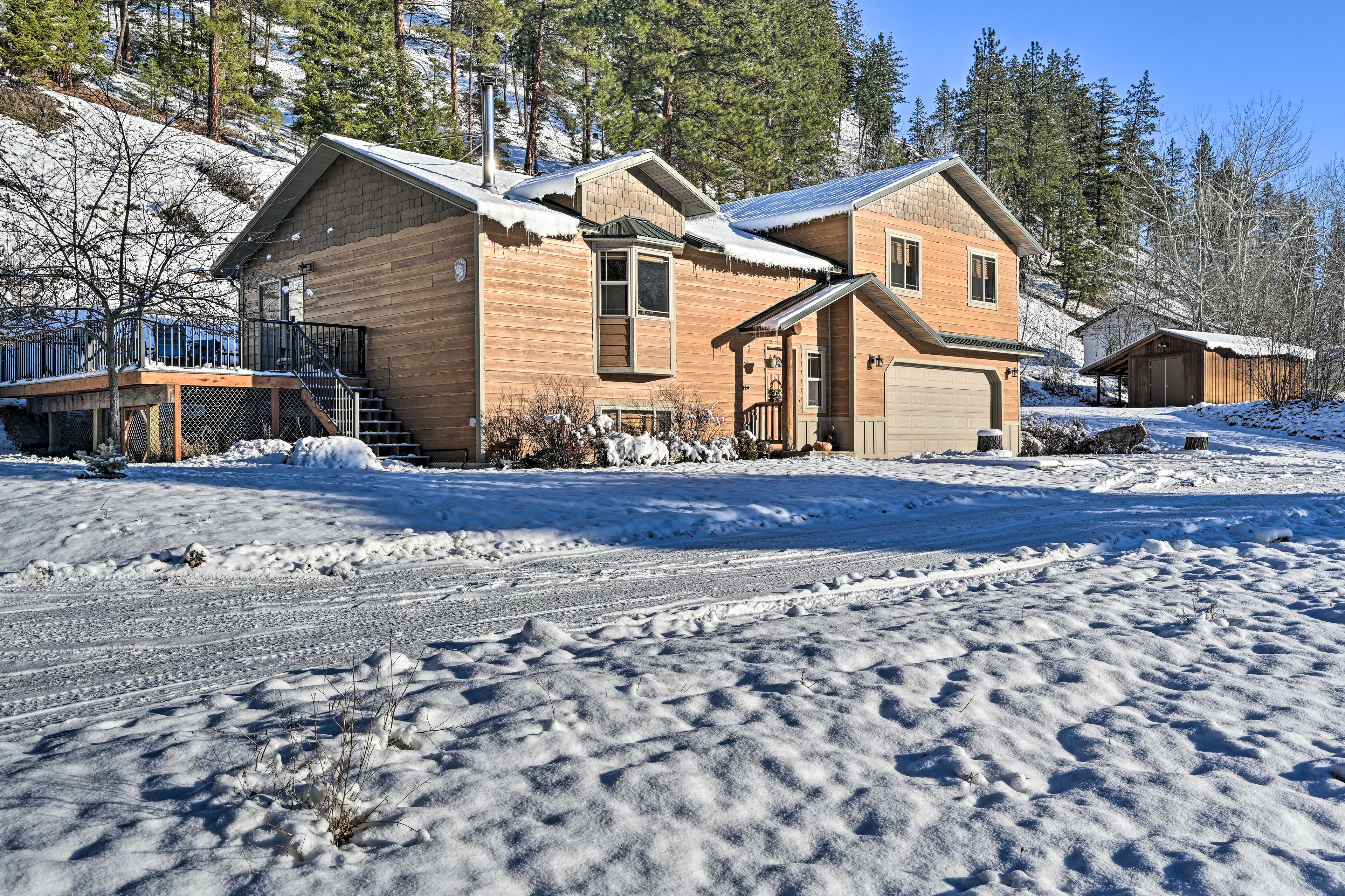 Property Image 1 - Peaceful Superior Home w/ Fire Pit & Mtn View