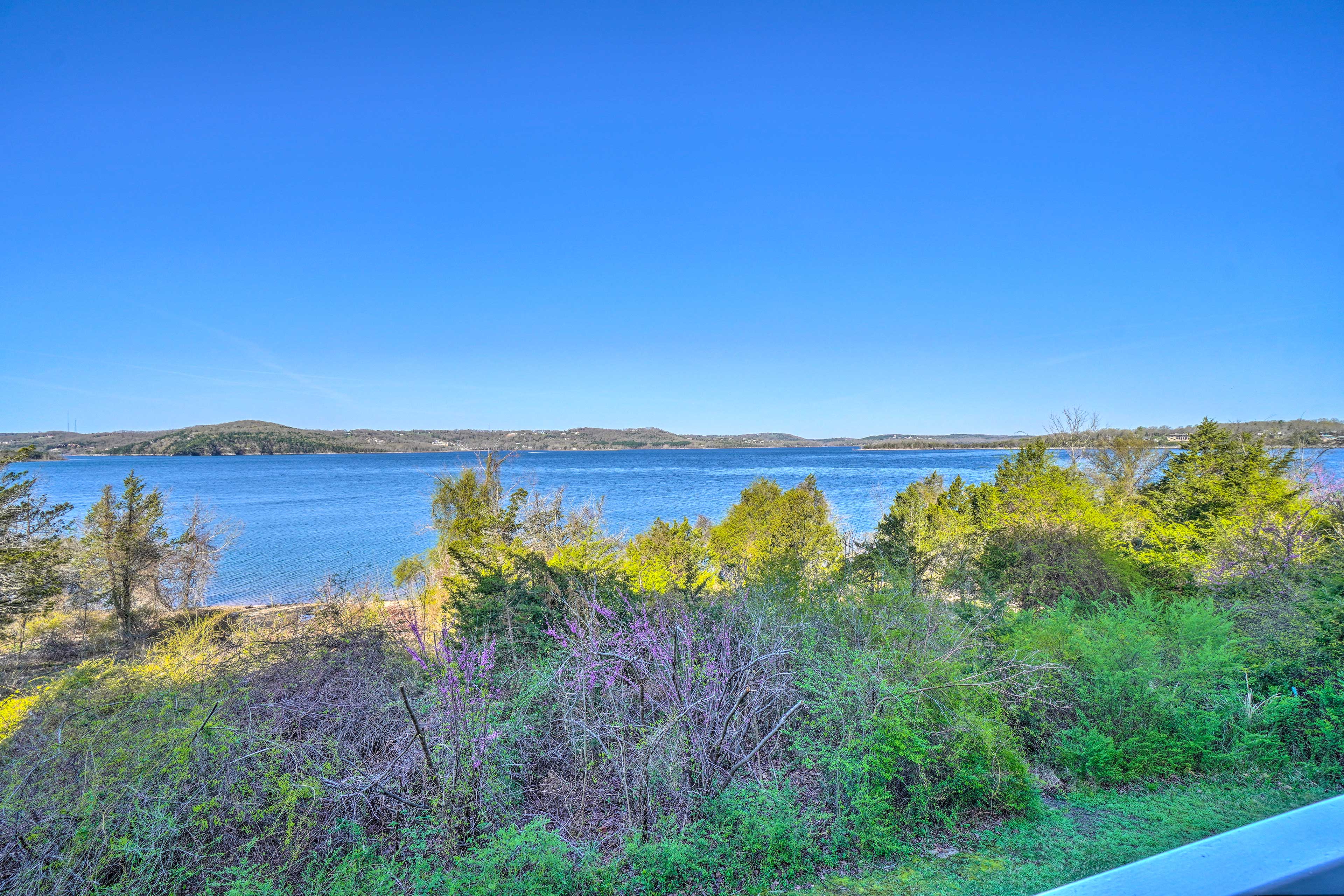 Property Image 2 - Chic Hollister Condo w/ Table Rock Lake View!