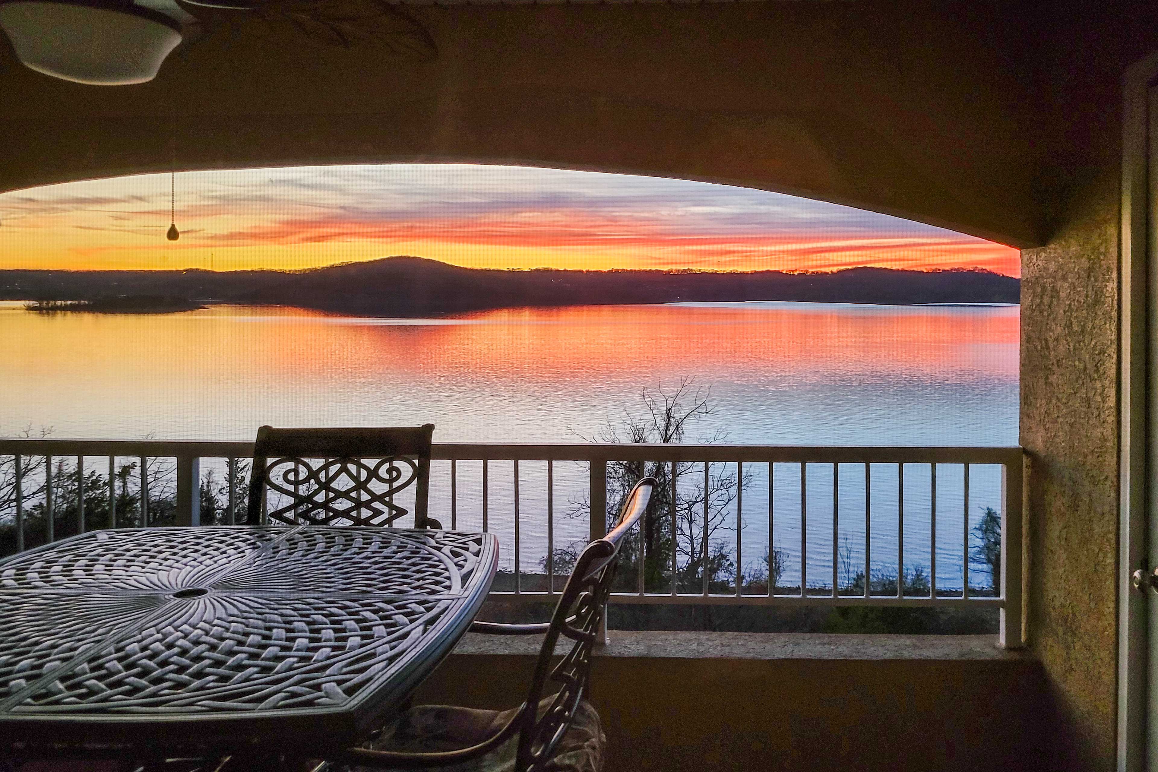 Property Image 1 - Chic Hollister Condo w/ Table Rock Lake View!