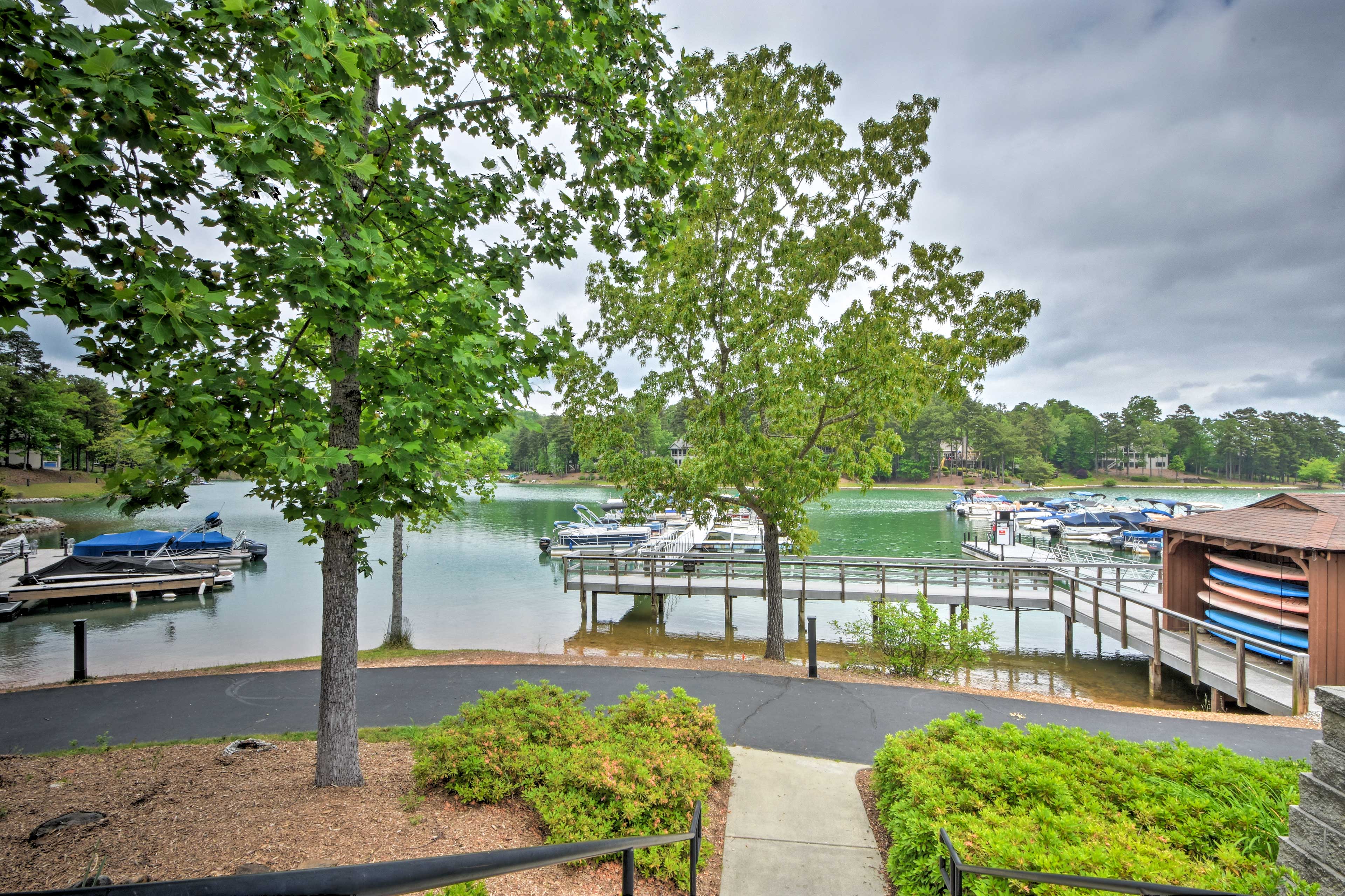 Condo on Lake Keowee w/ Resort Amenities & Pool! Home Rental in Salem