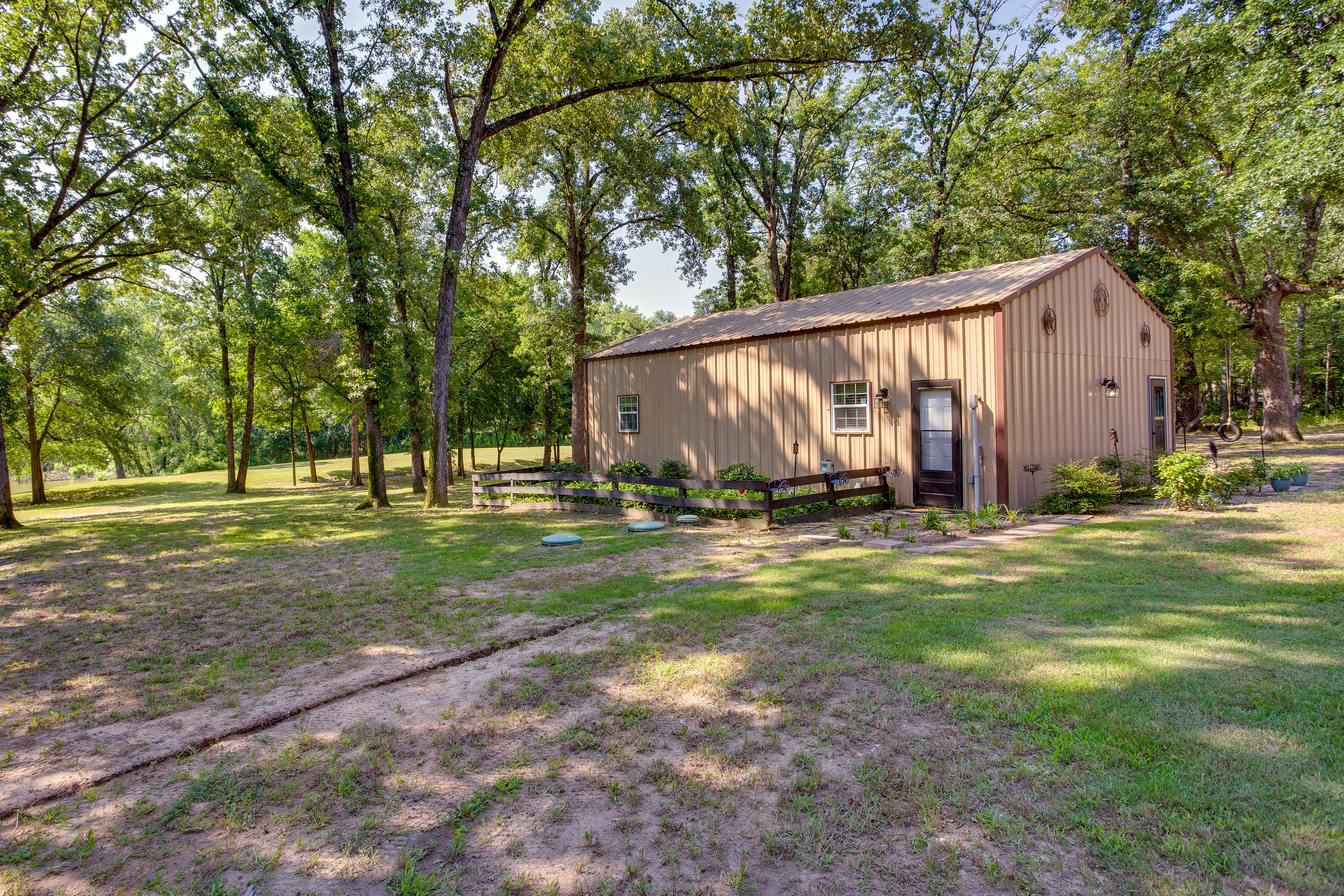 Property Image 1 - Lake Tawakoni Vacation Rental w/ Dock & Fire Pit!