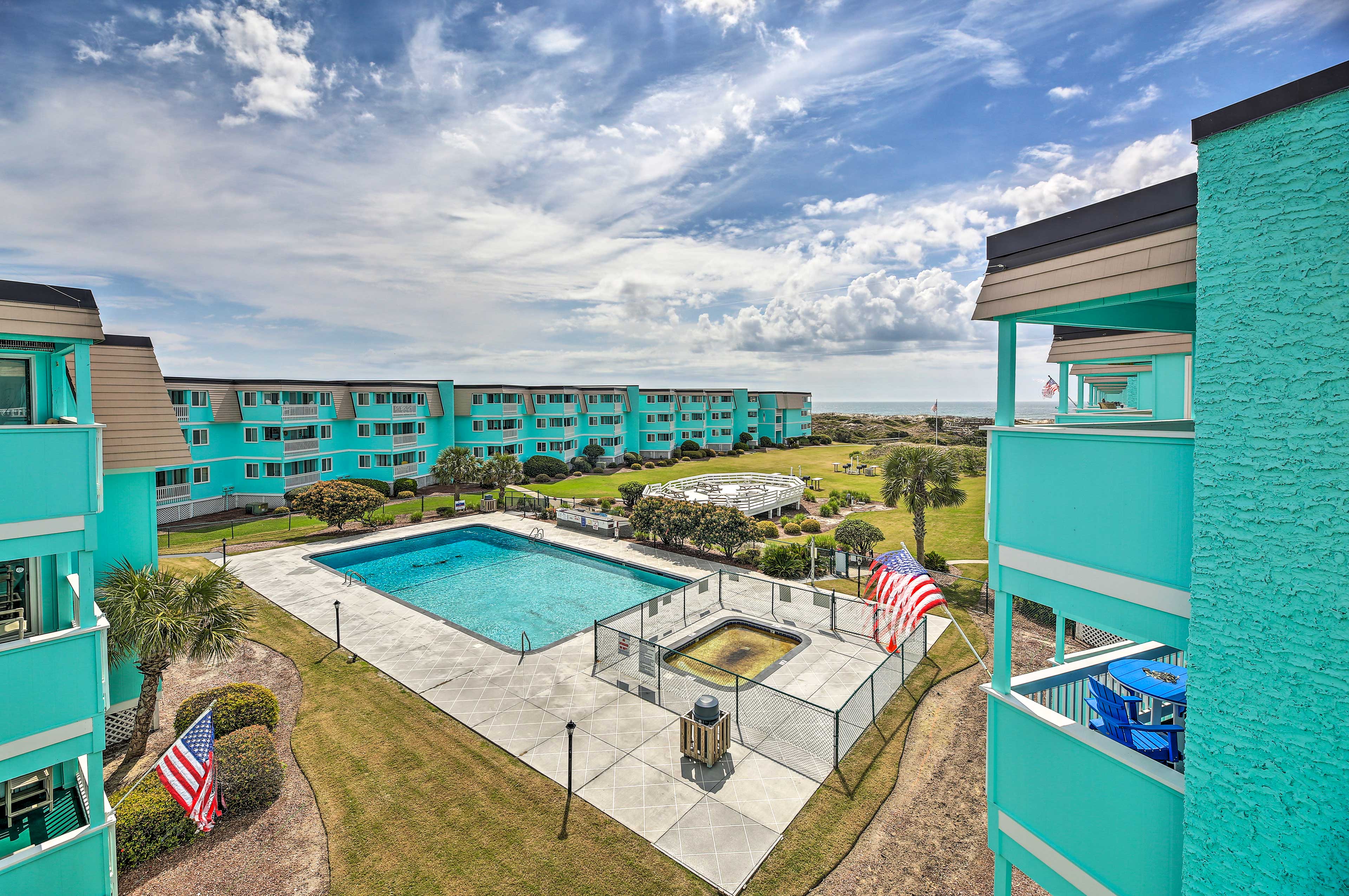 Beachfront Condo w/ Boardwalk & Pool Access!