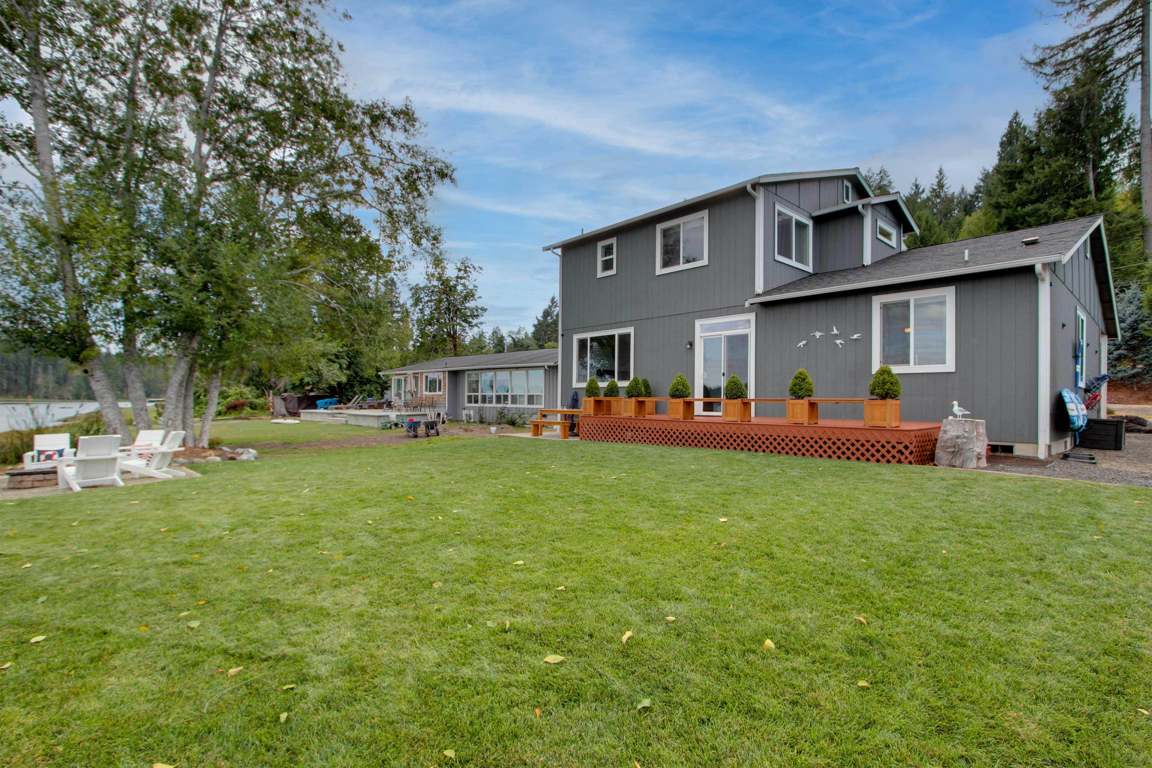 Waterfront Allyn Home with Fire Pit + 2 Kayaks!