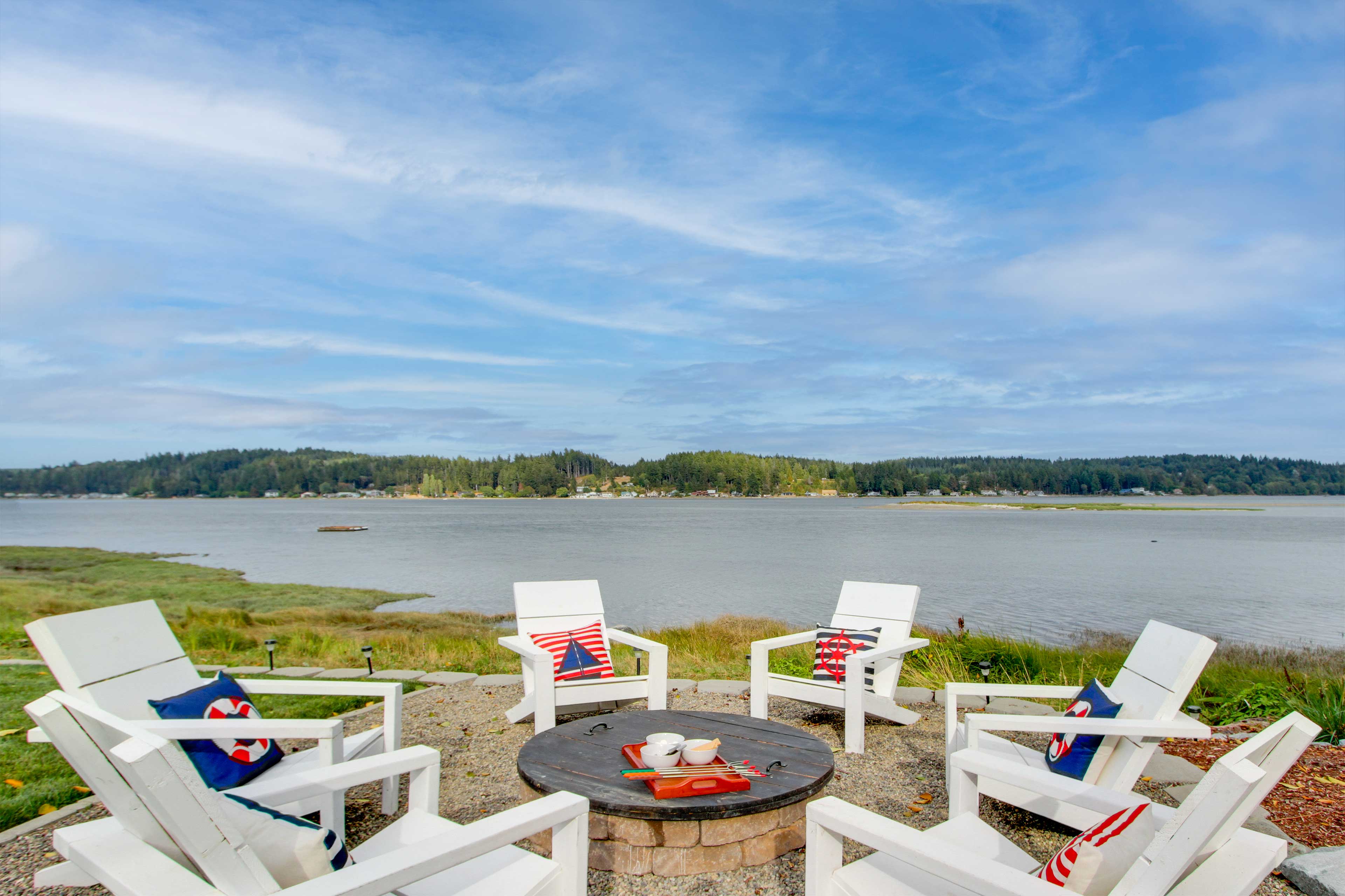 Property Image 1 - Waterfront Allyn Home with Fire Pit + 2 Kayaks!